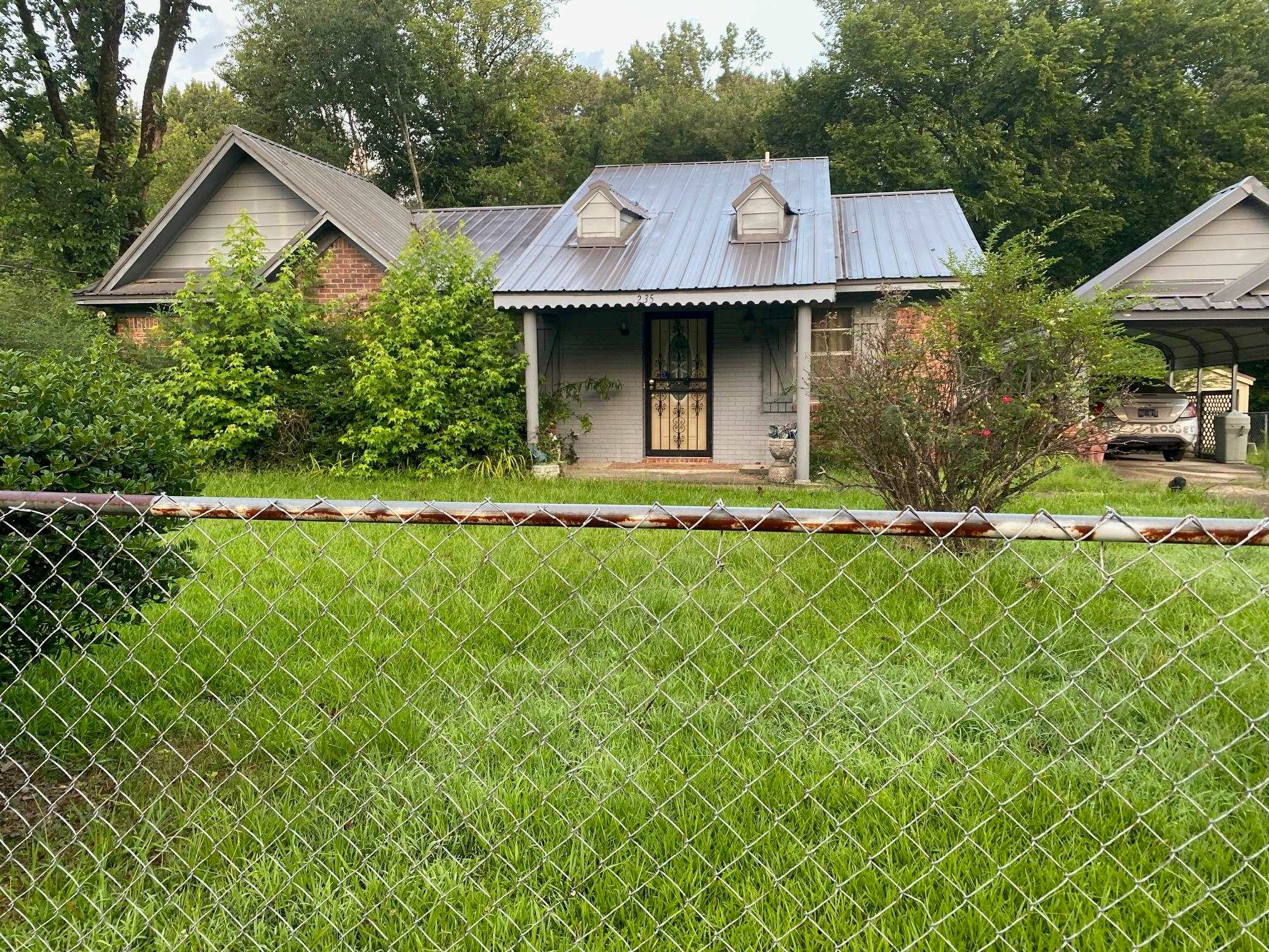 235 Rodeo Rd — photo