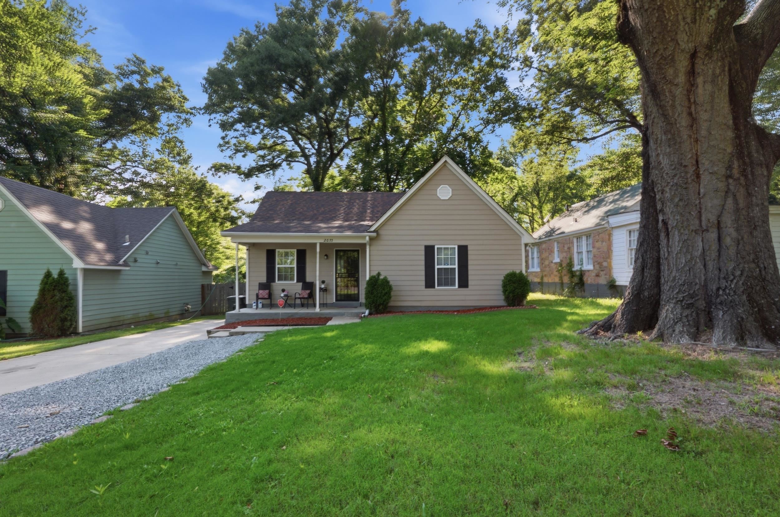 2675 Woodlawn Ter — photo