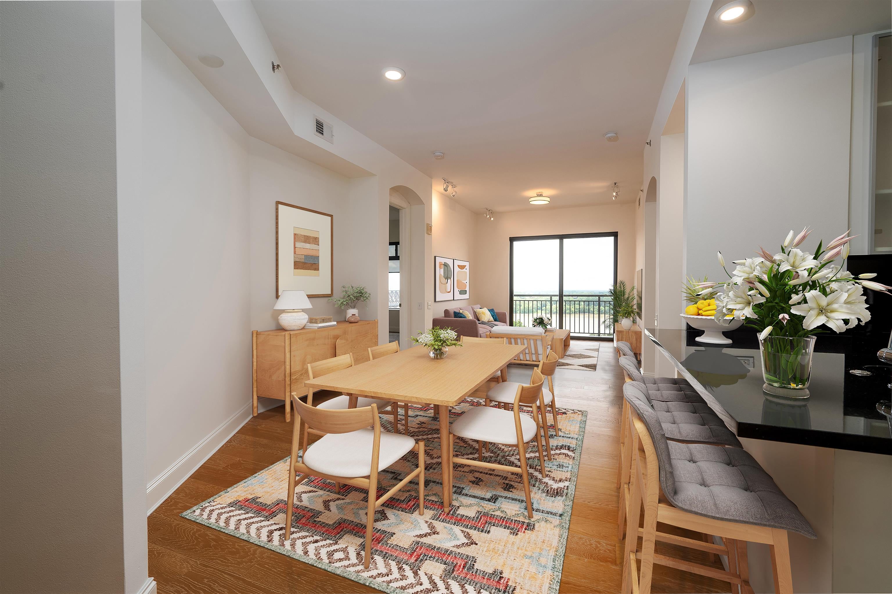 717 S Riverside Dr 1108 — photo