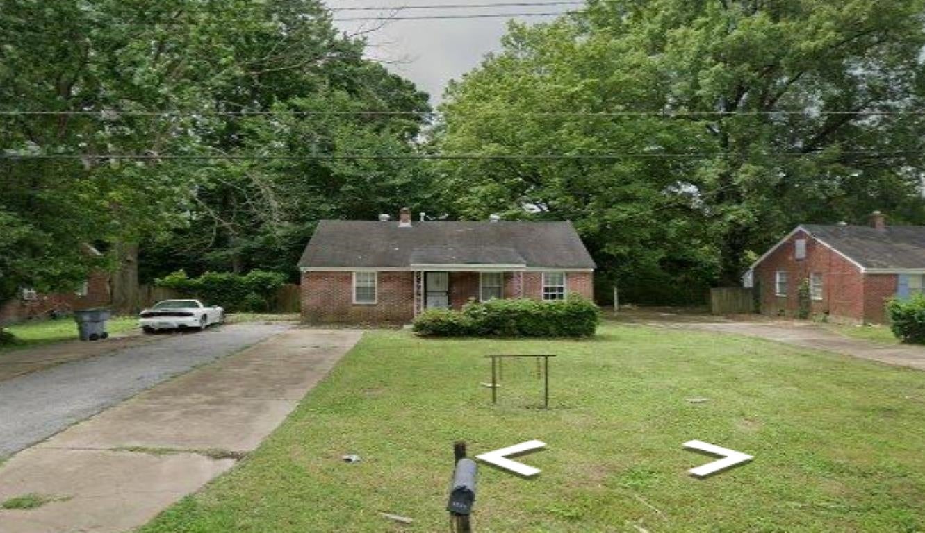 1839 Dupont Ave — photo