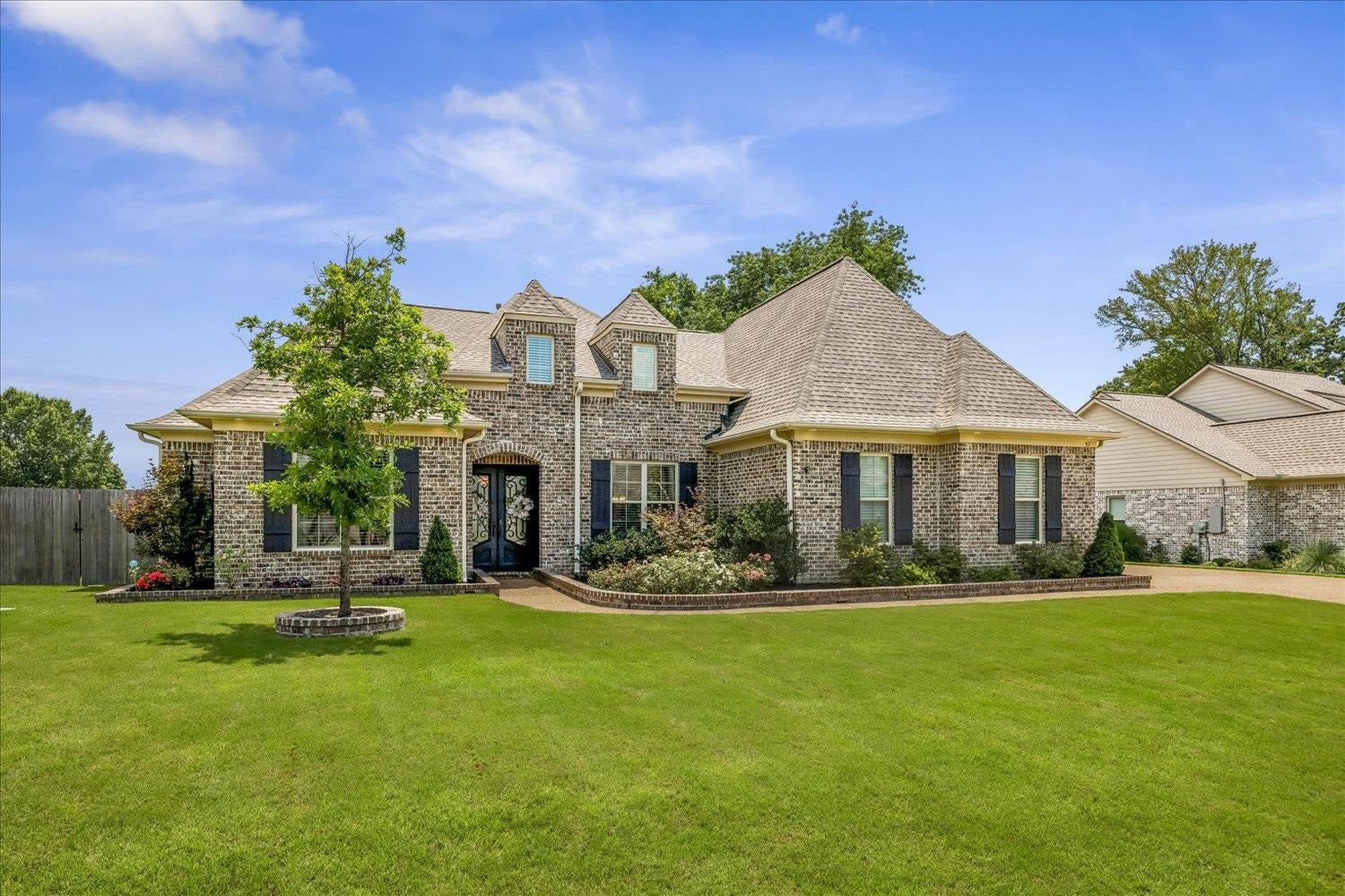 51 Johnsborough CV — photo
