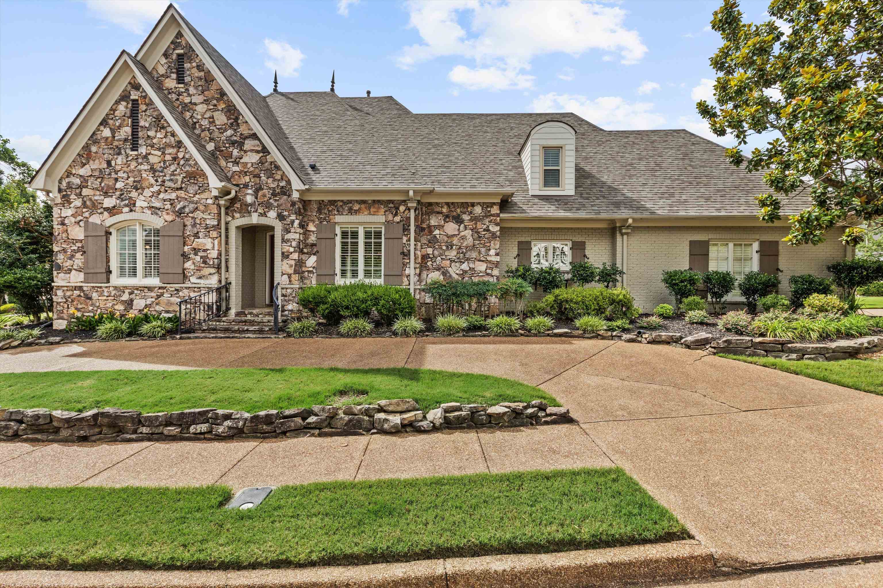 10211 Statfield Dr — photo