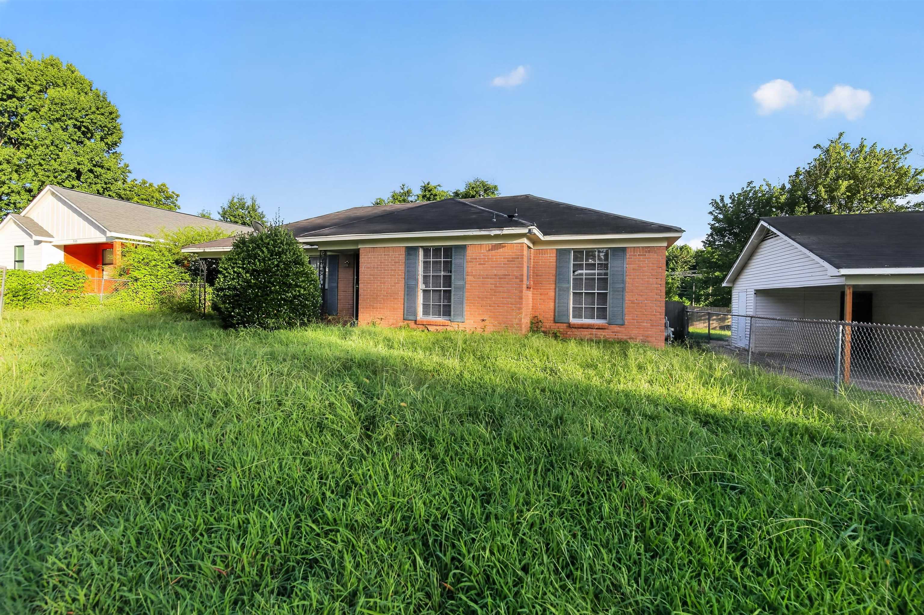 559 Monteagle Dr — photo