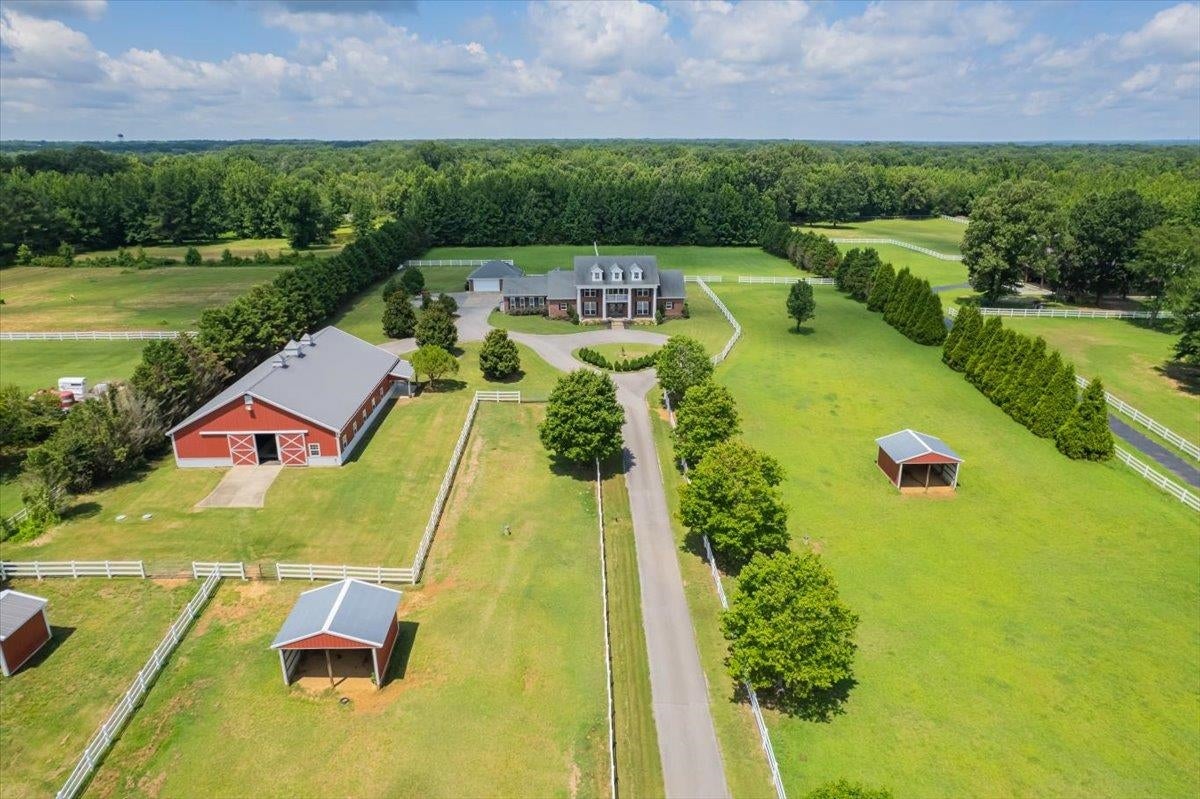 740 Frazier Rd — photo
