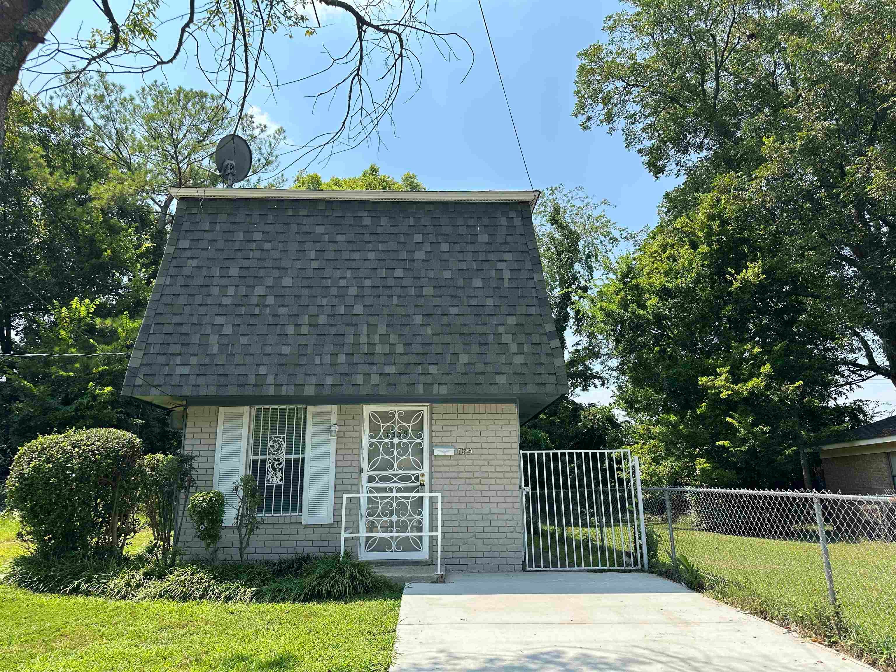 1339 N McNeil St N — photo