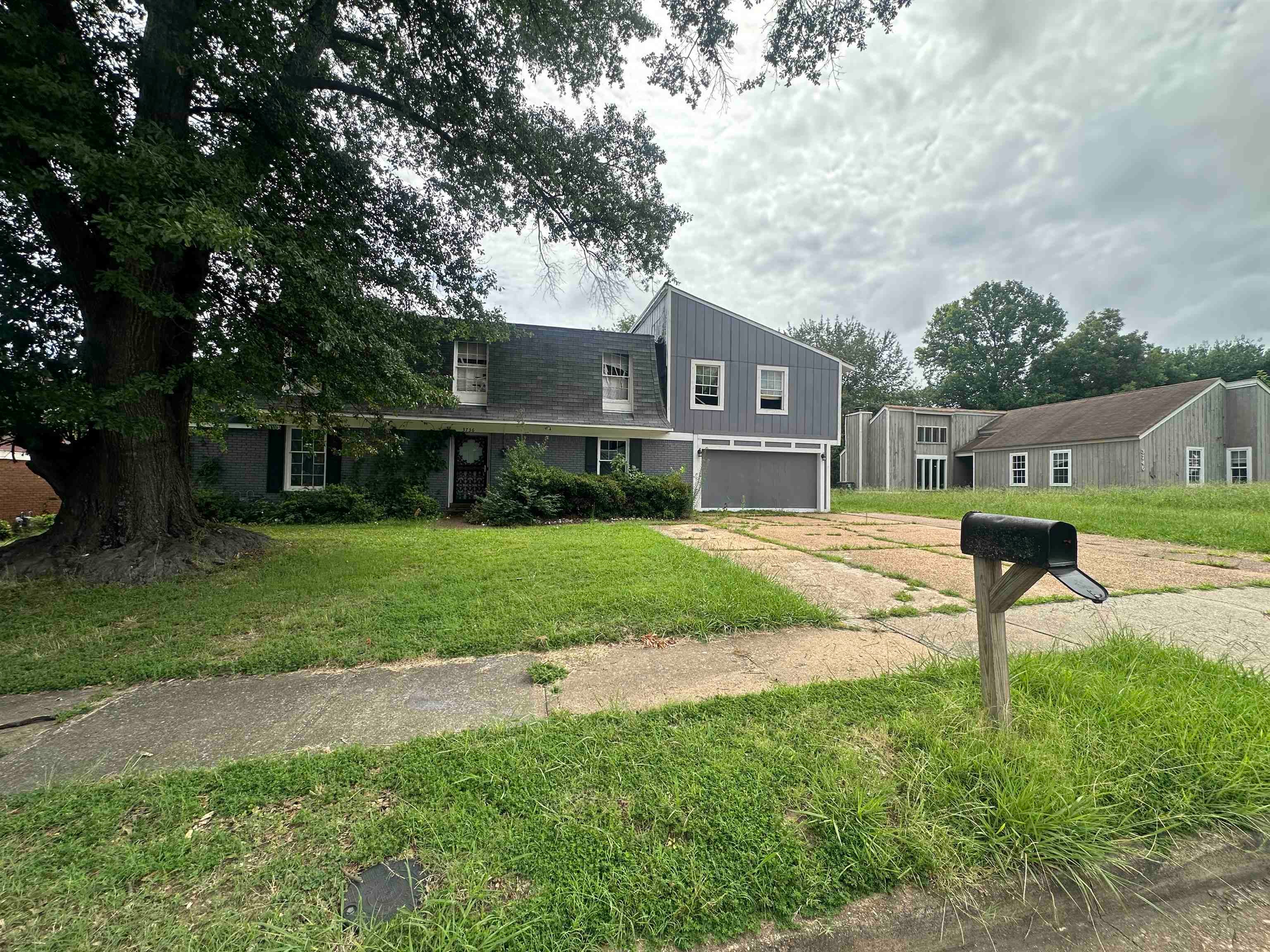 3736 Clarke St W — photo