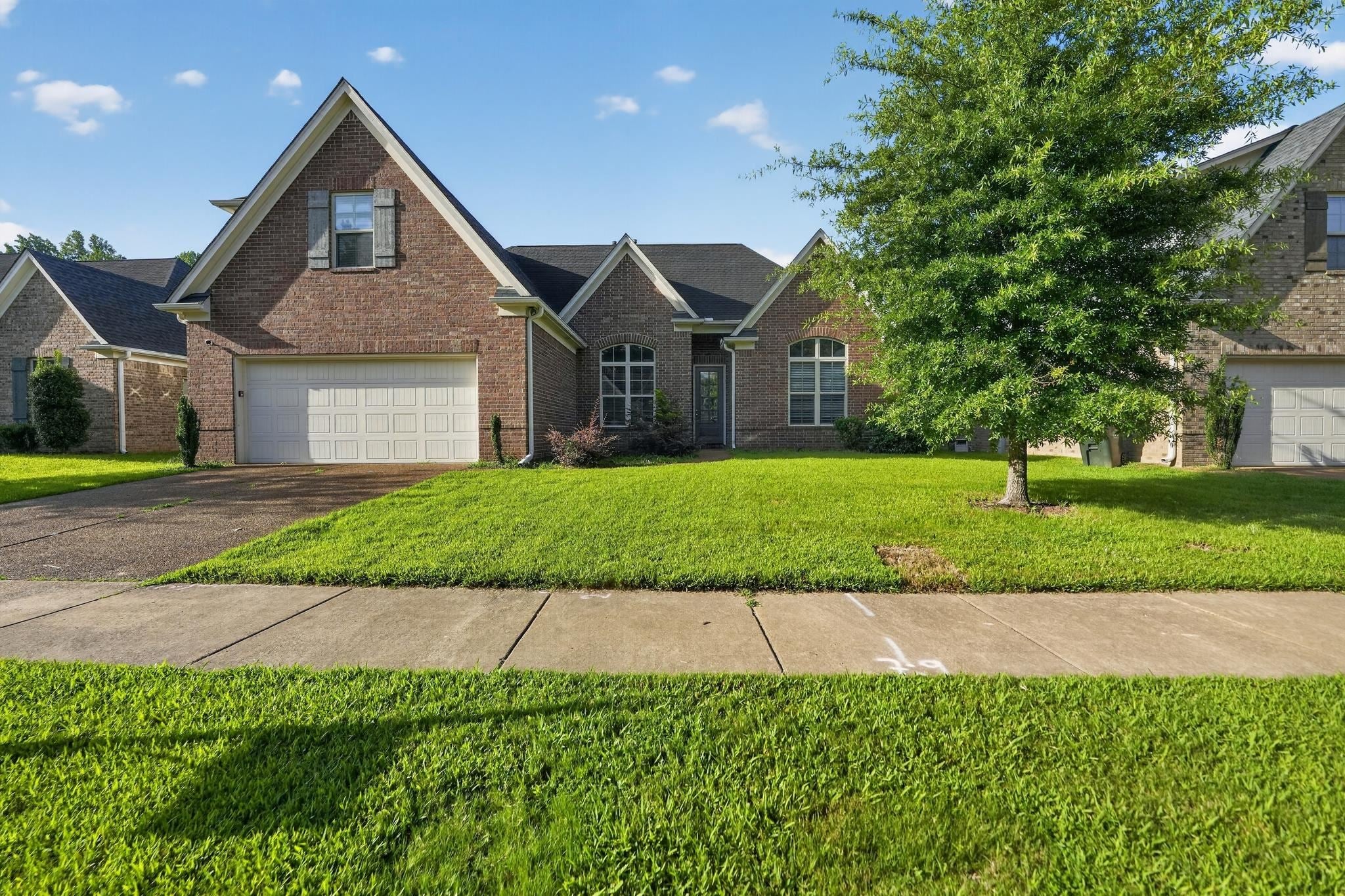7931 Country Lake Dr — photo