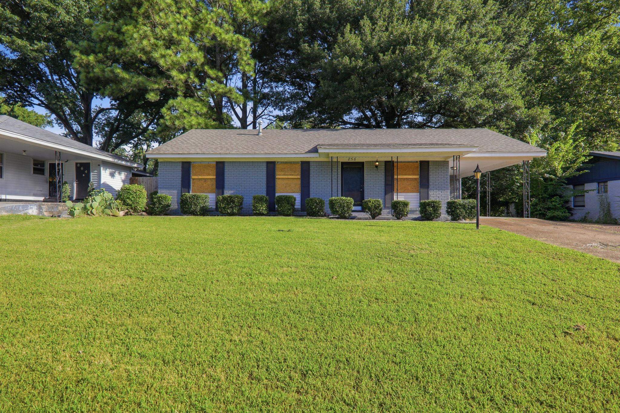 856 White Clover Ln — photo