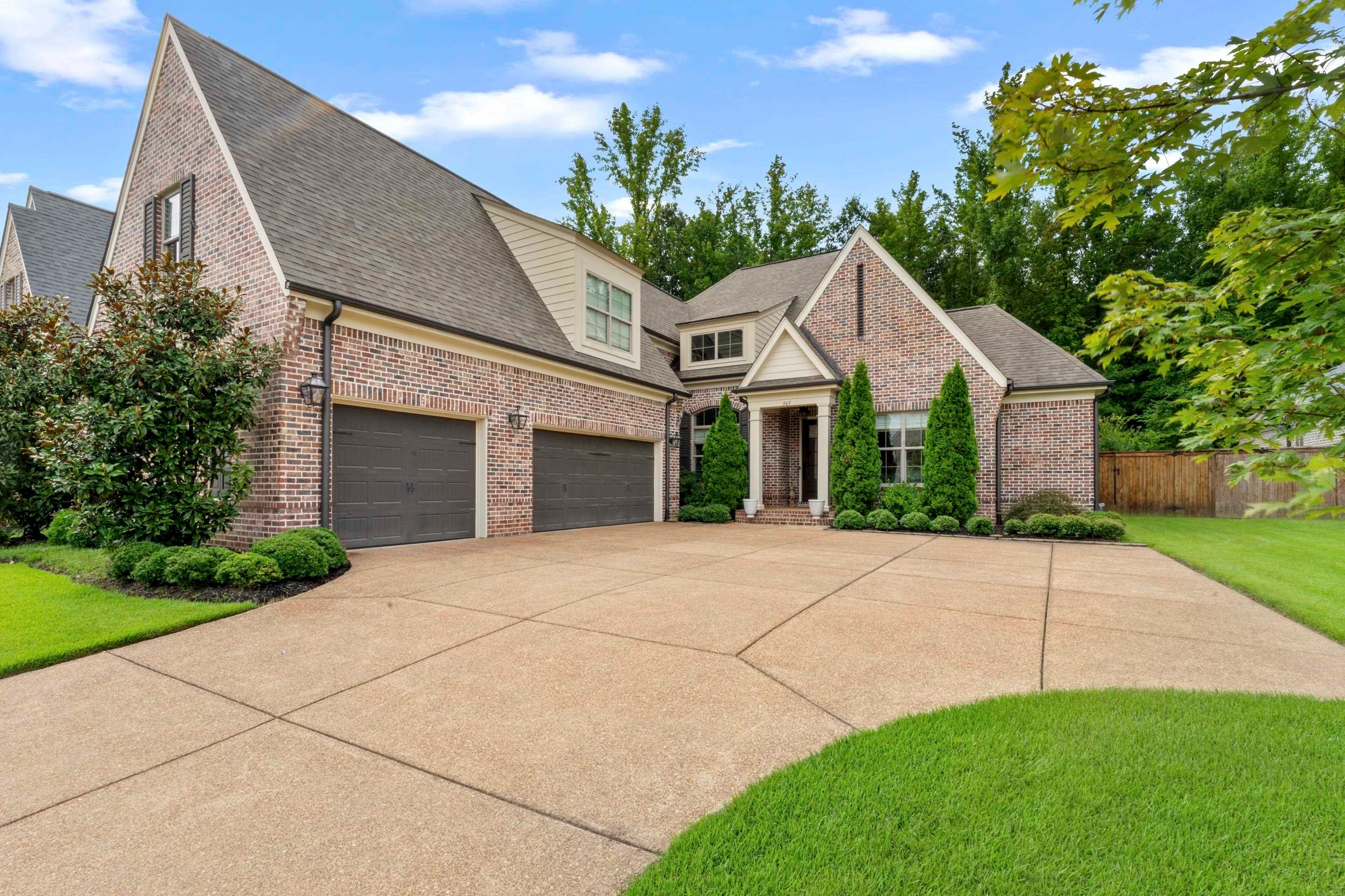 565 Saunders Creek Cir — photo