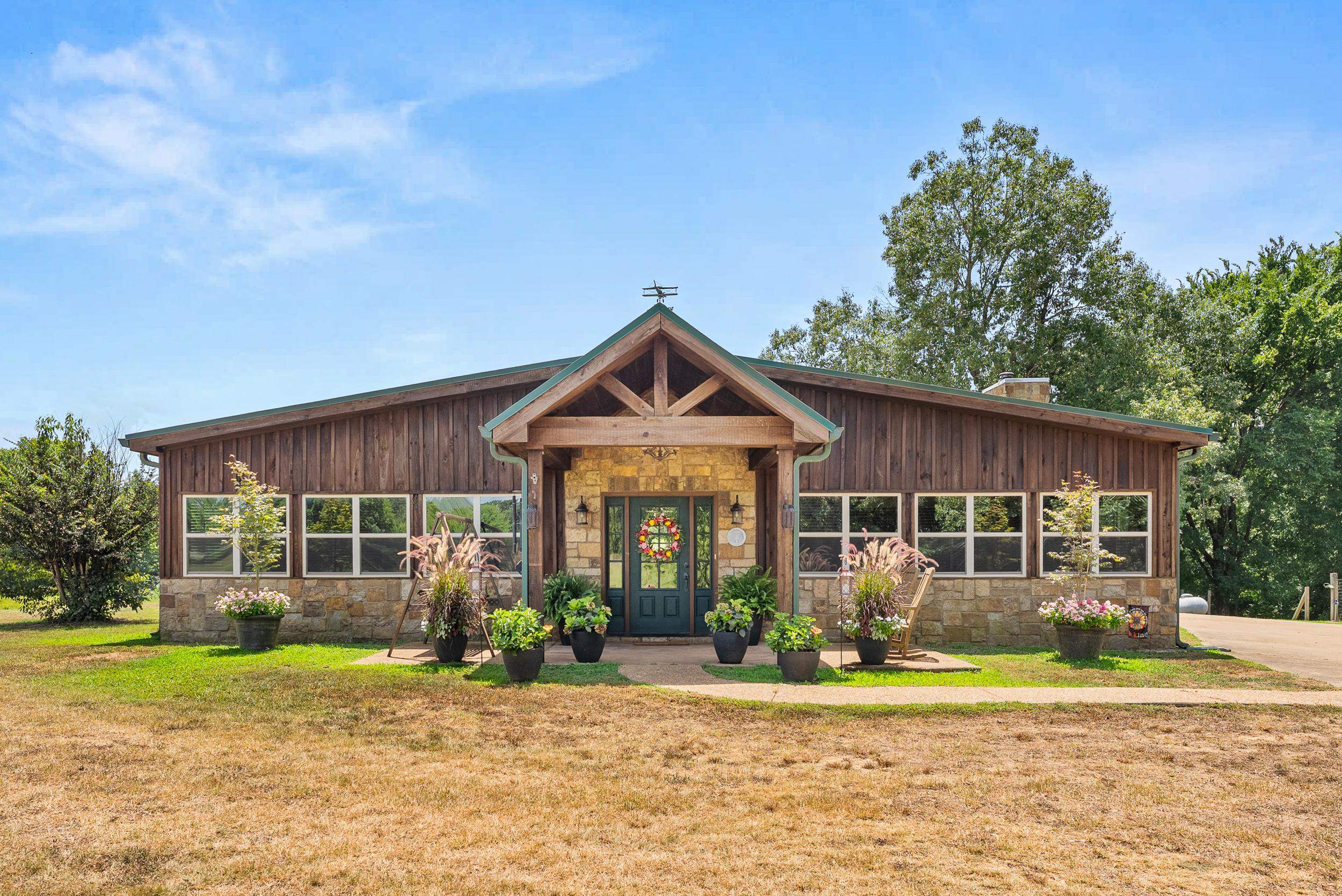 748 Bluegoose Rd, Sarah, MS 38665