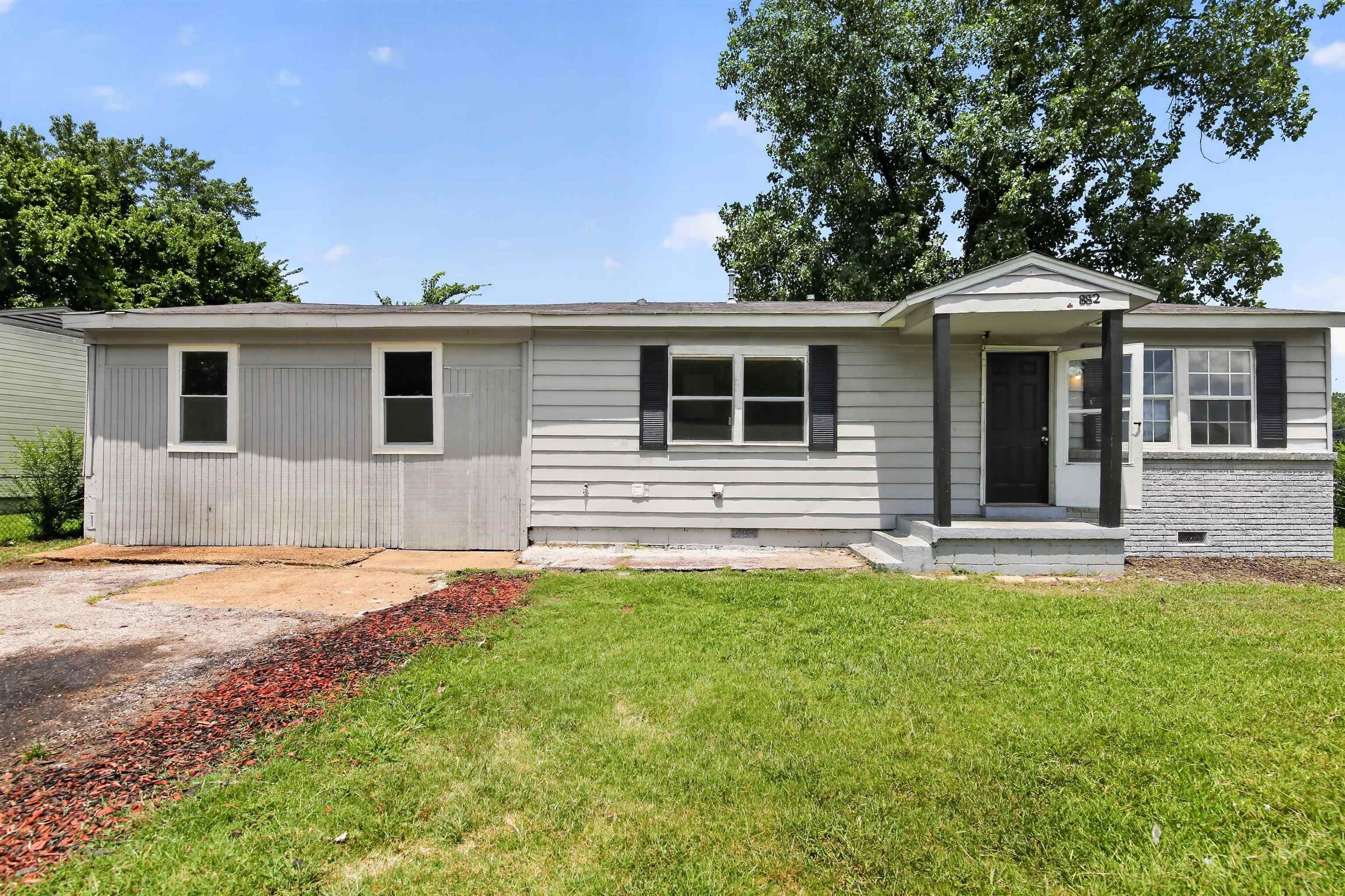 882 Leacrest Ave — photo