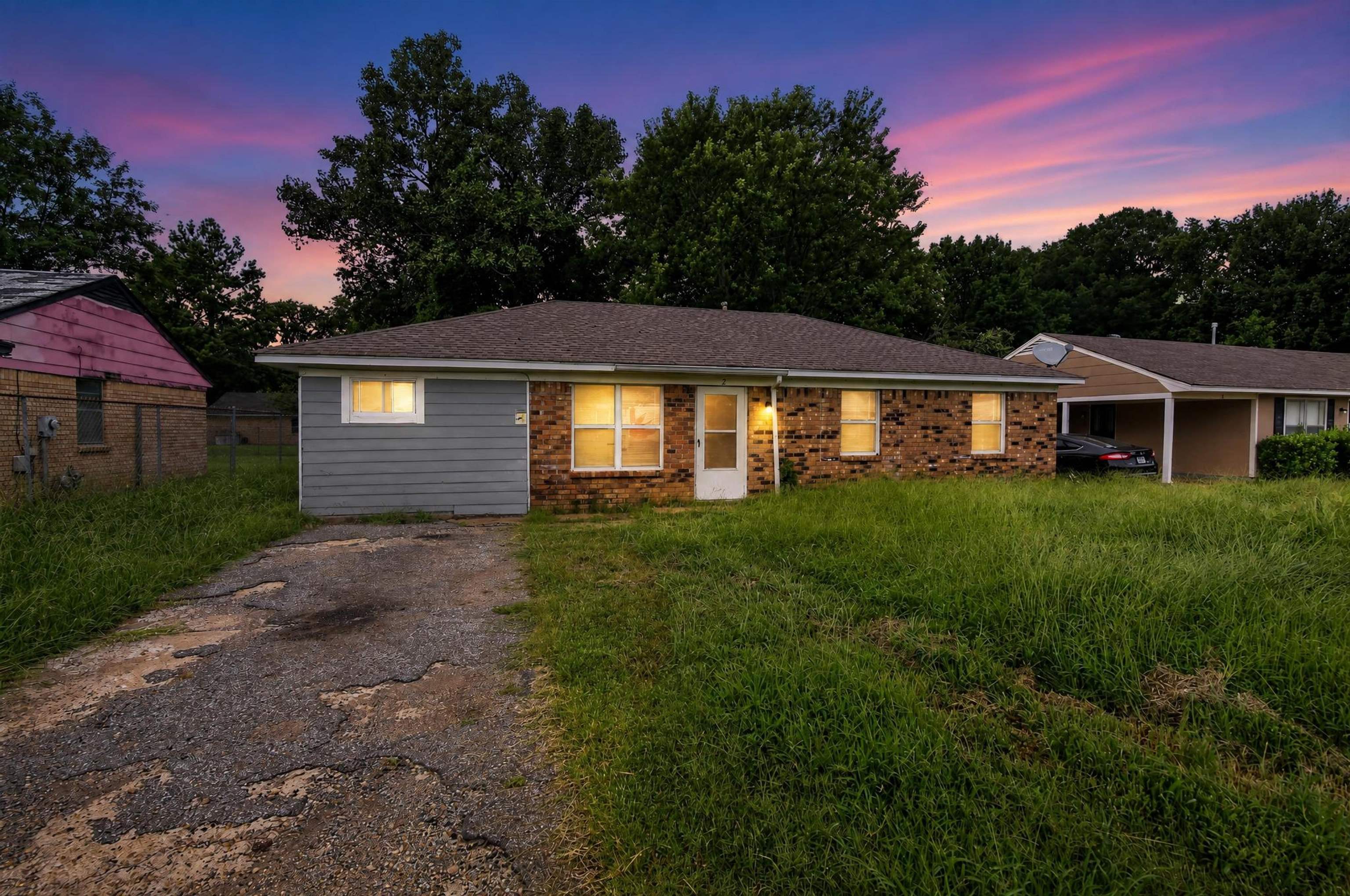 2 E Paxton Ln — photo