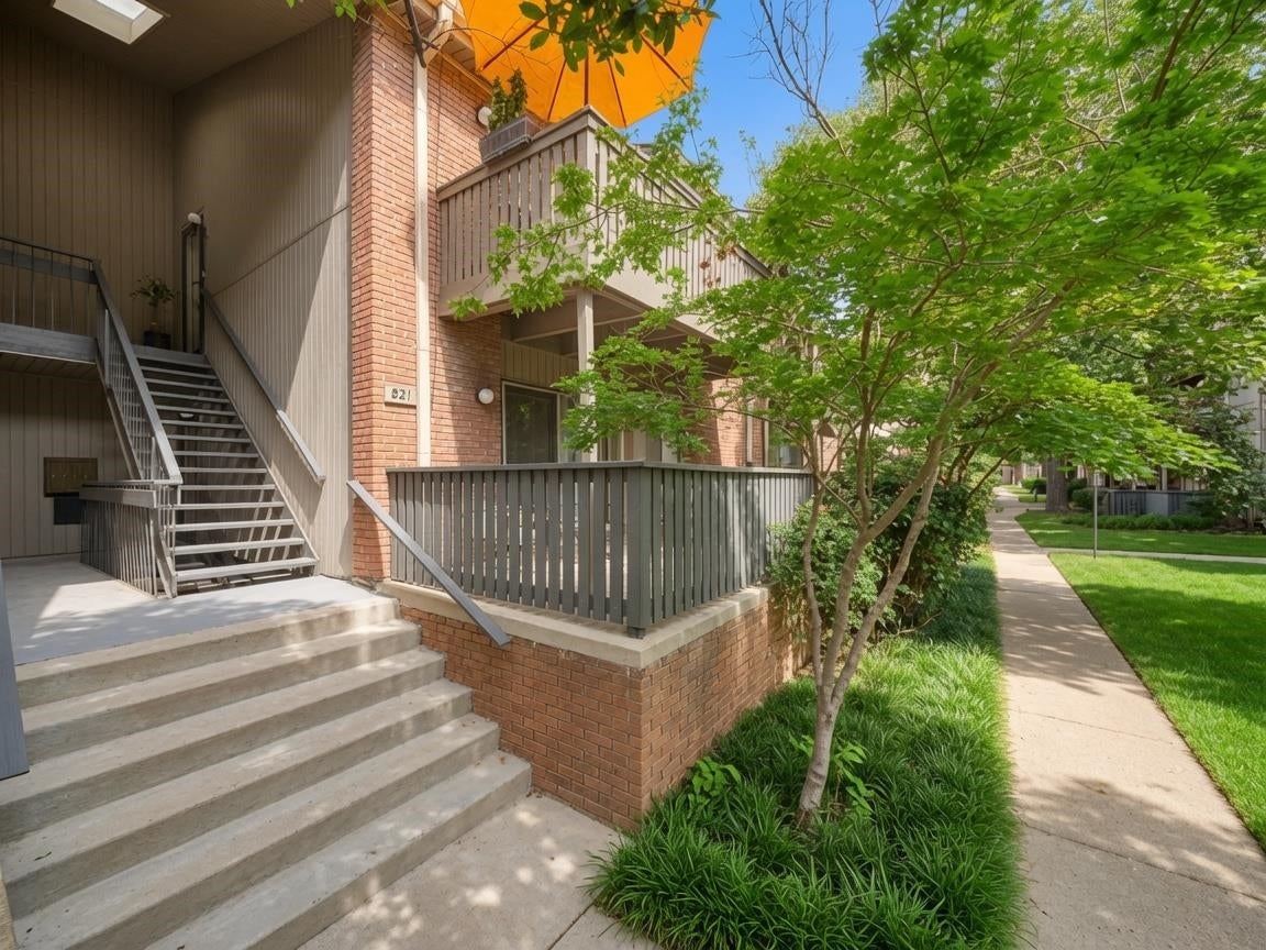 821 Merrywood Gln 1 — photo