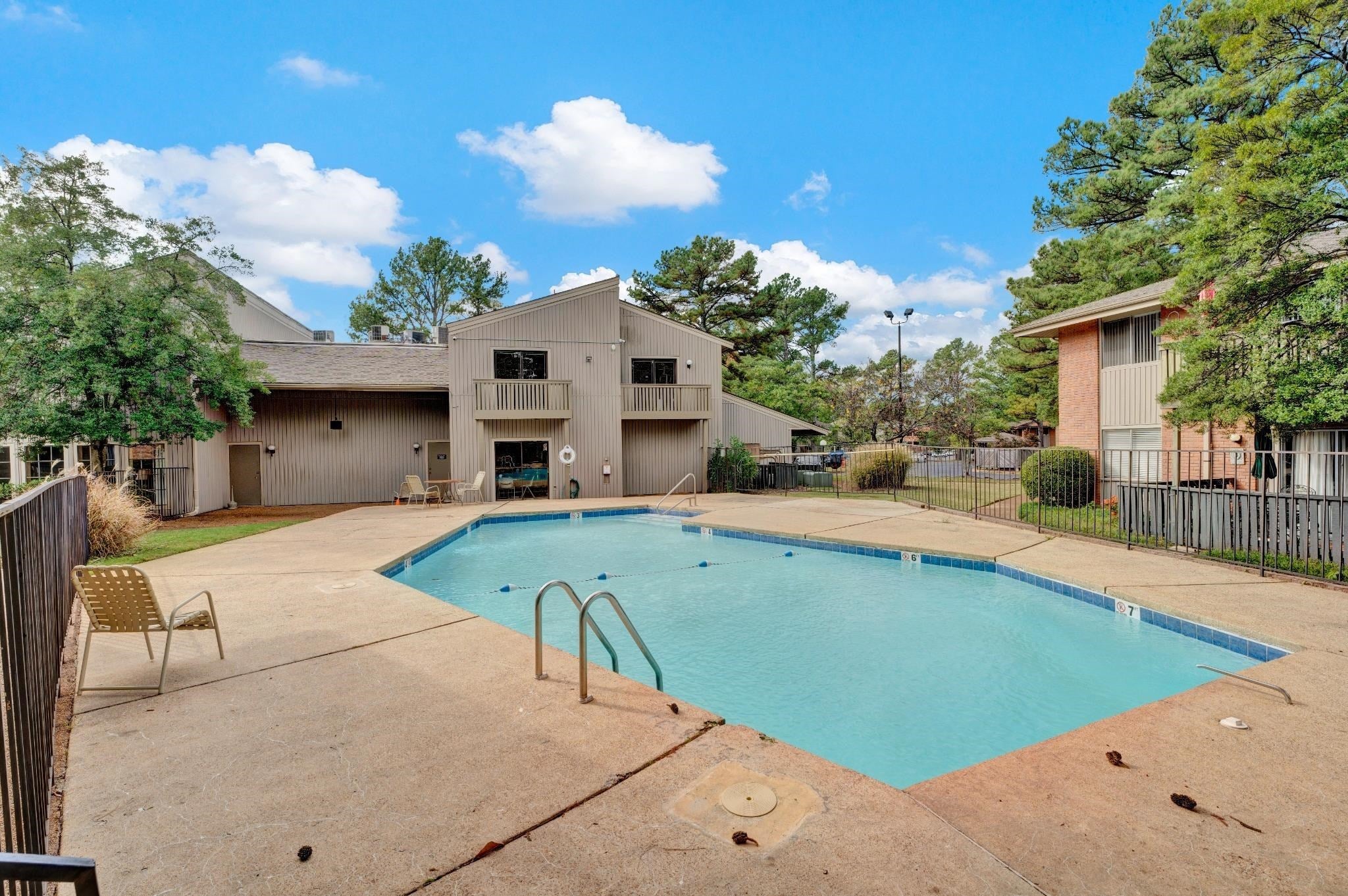 736 Forest Lake Dr 3302 — photo