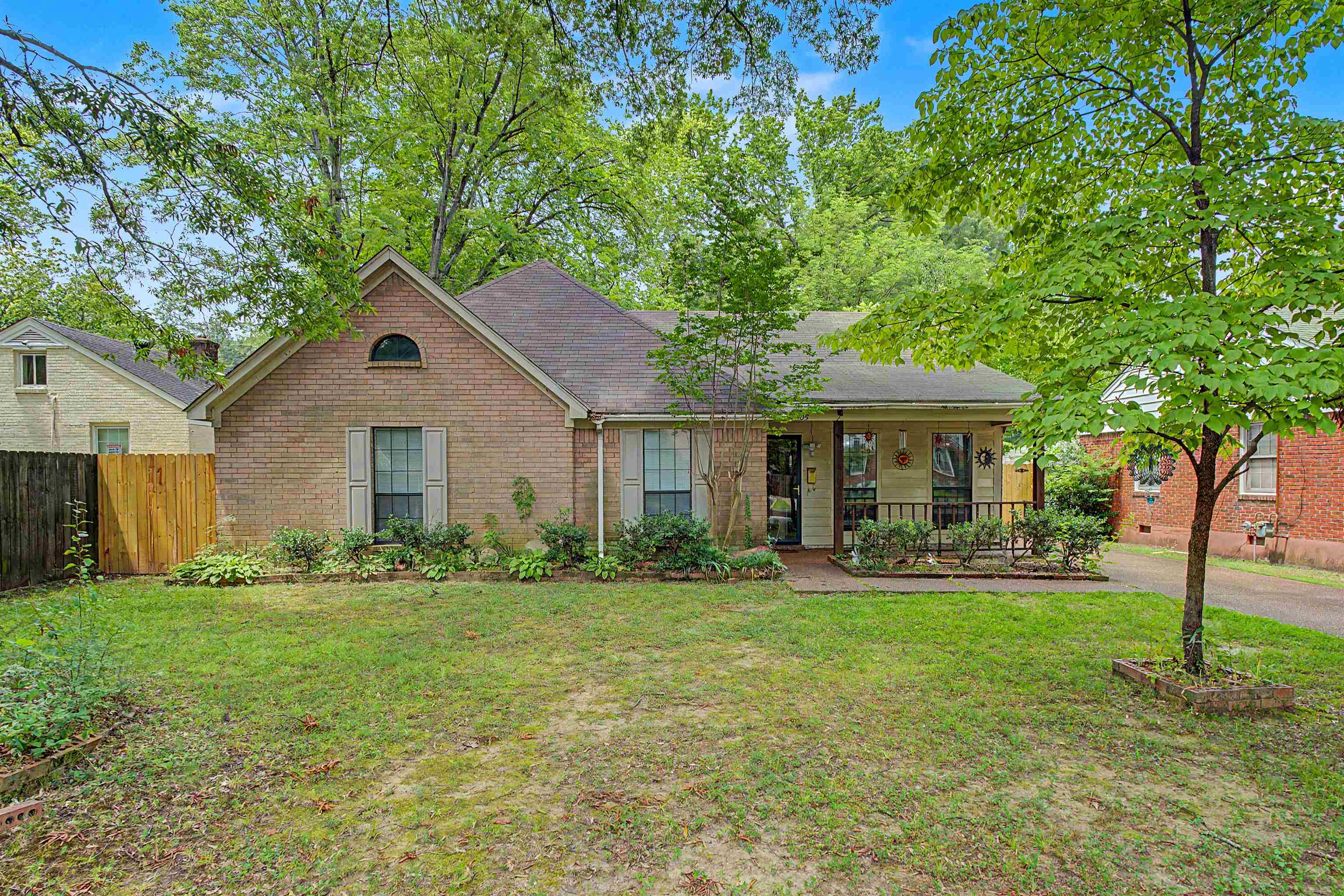 505 Vaughn Rd — photo