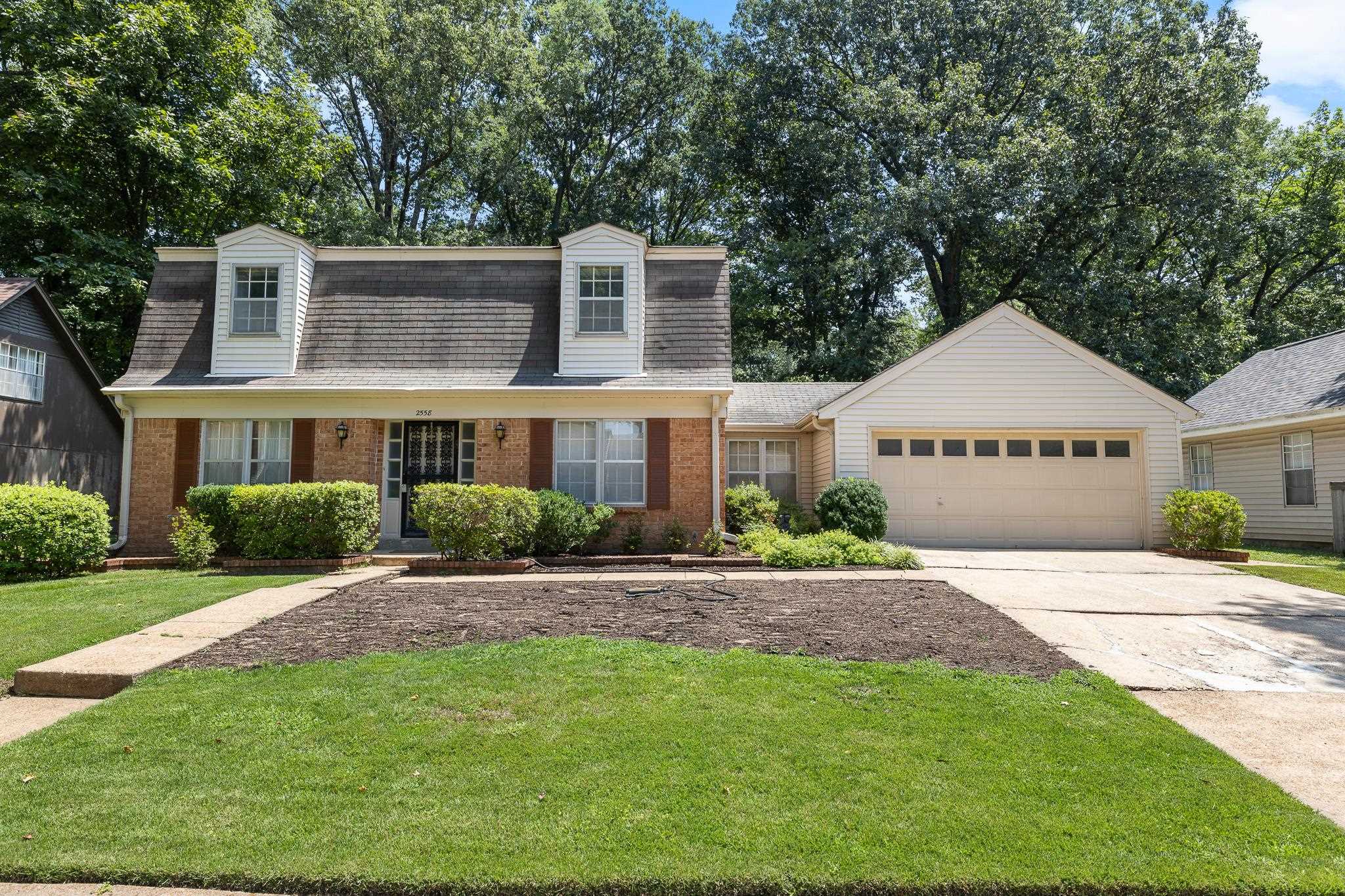 2558 Honey Bee Ln — photo
