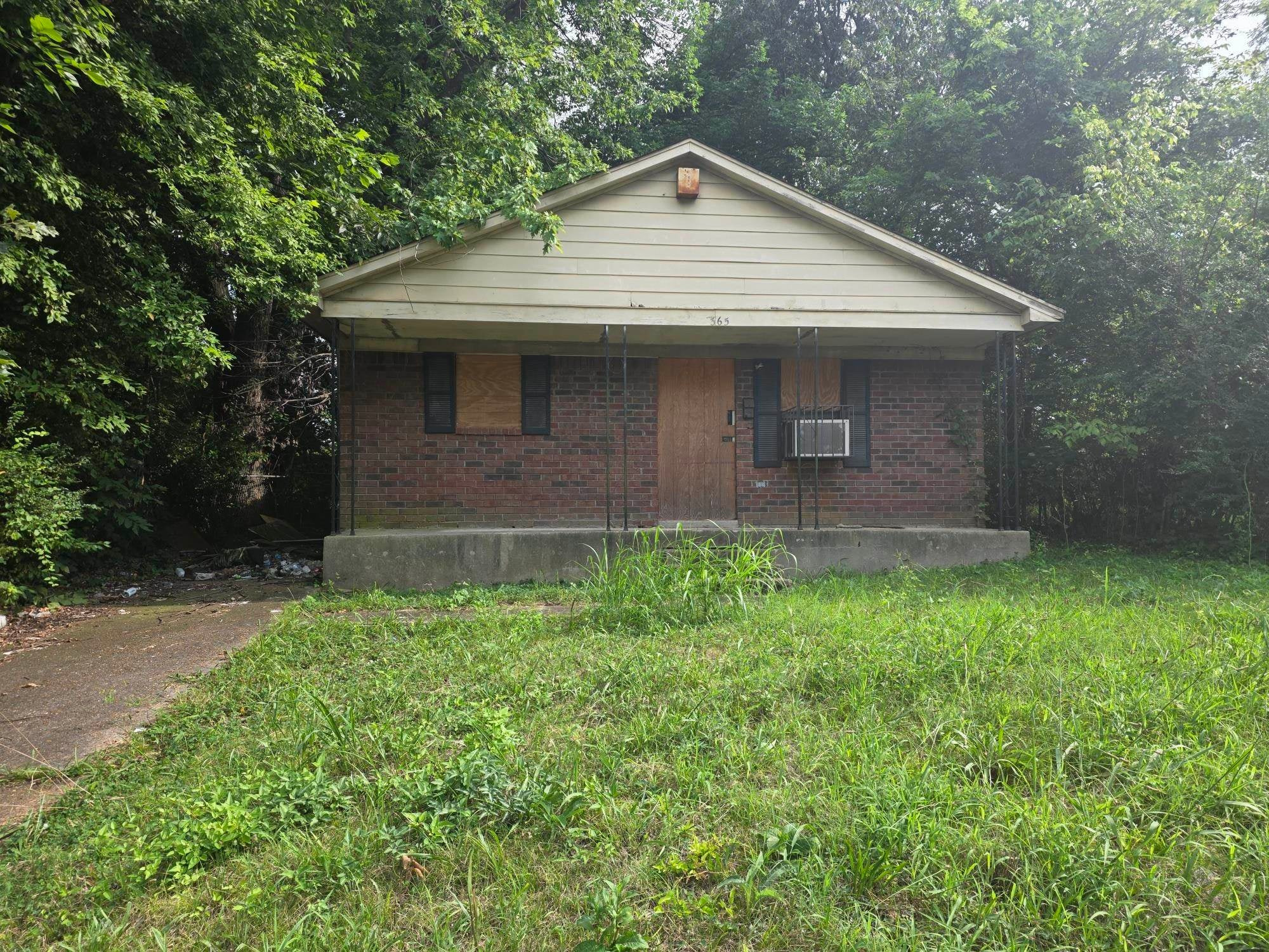 365 Richmond Ave — photo