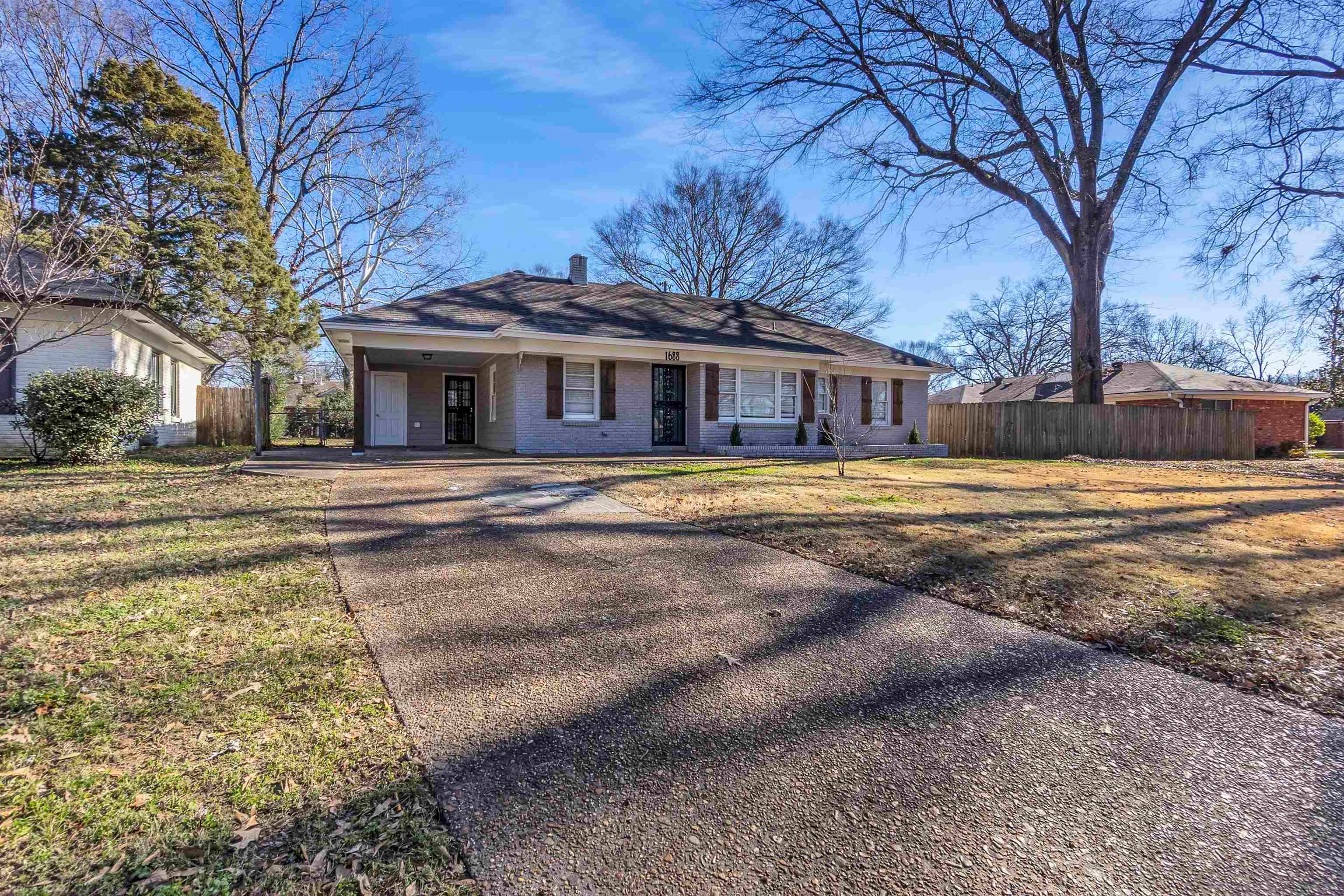 1688 Estate Dr — photo