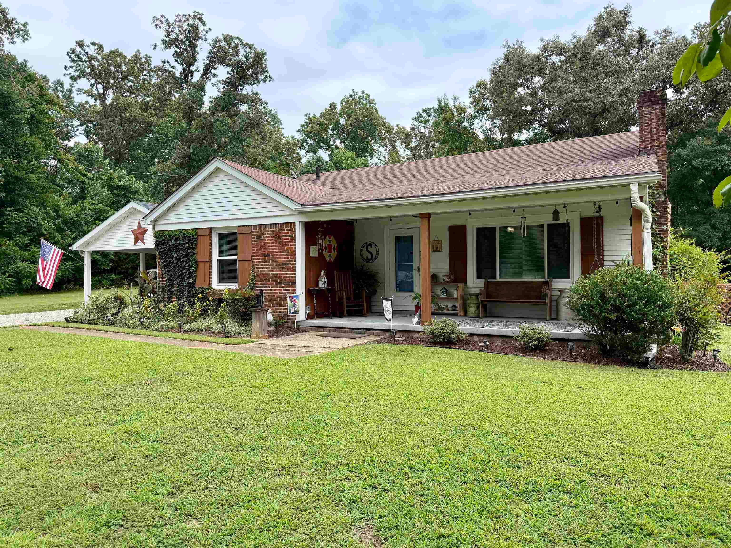 206 Burns Rd — photo