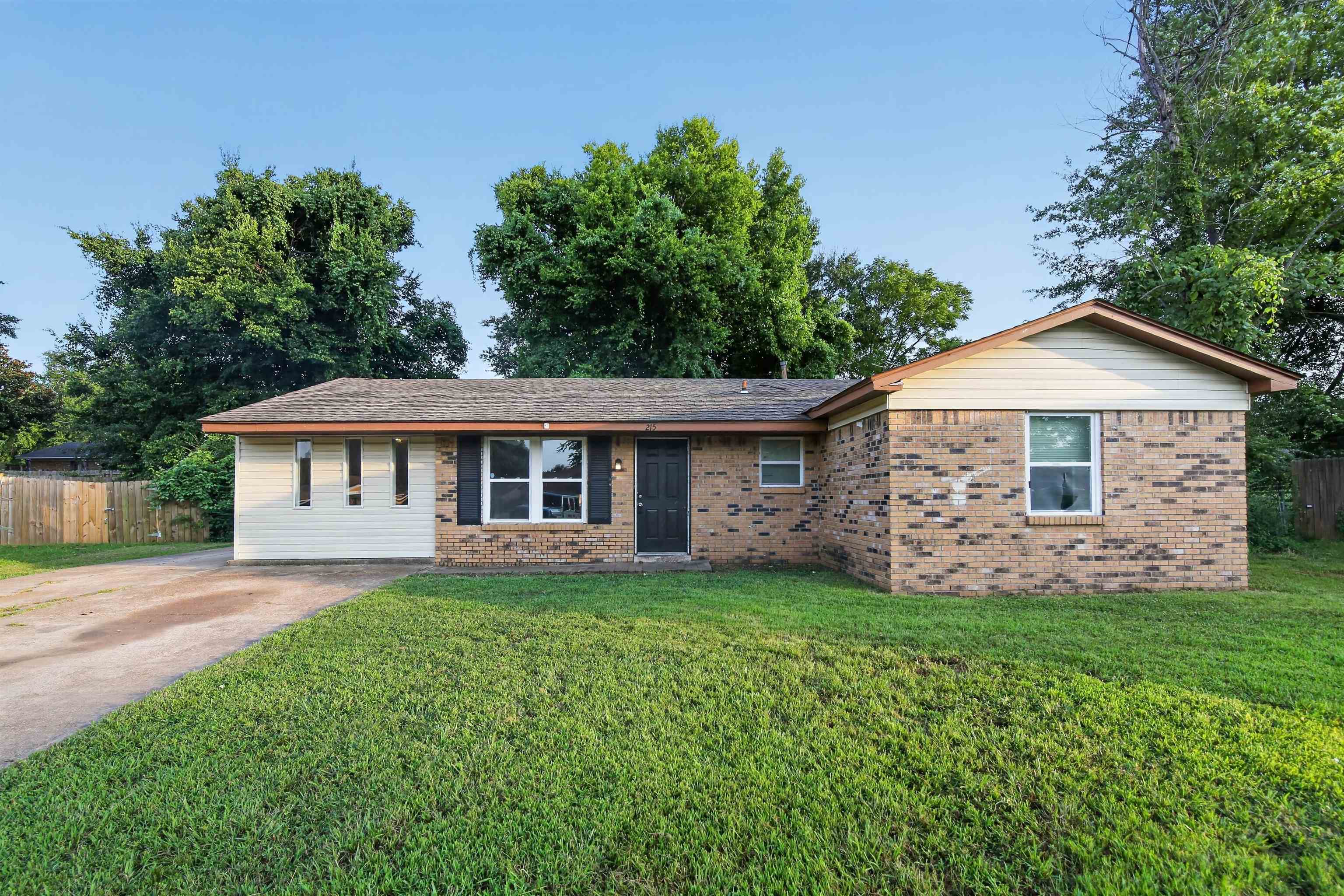 215 Leaning Trees Ln — photo