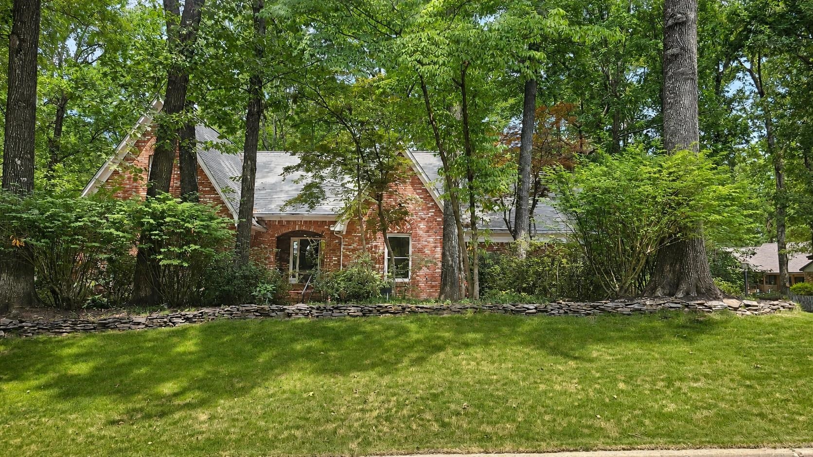828 Pearson Oaks Dr — photo