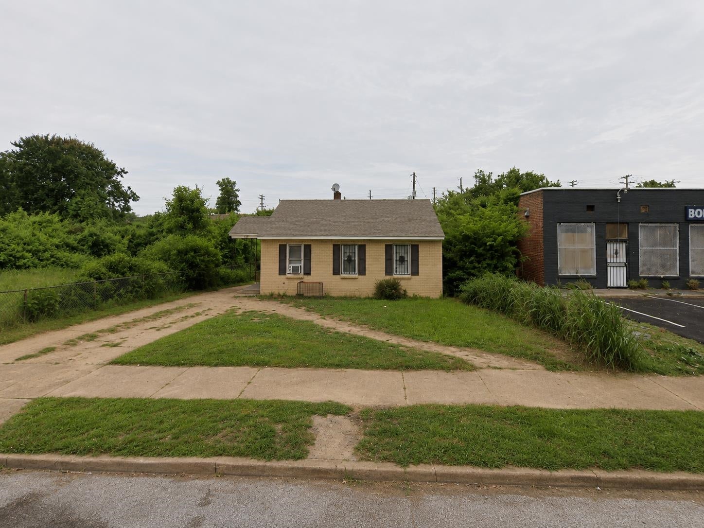 2022 Boyle Ave — photo