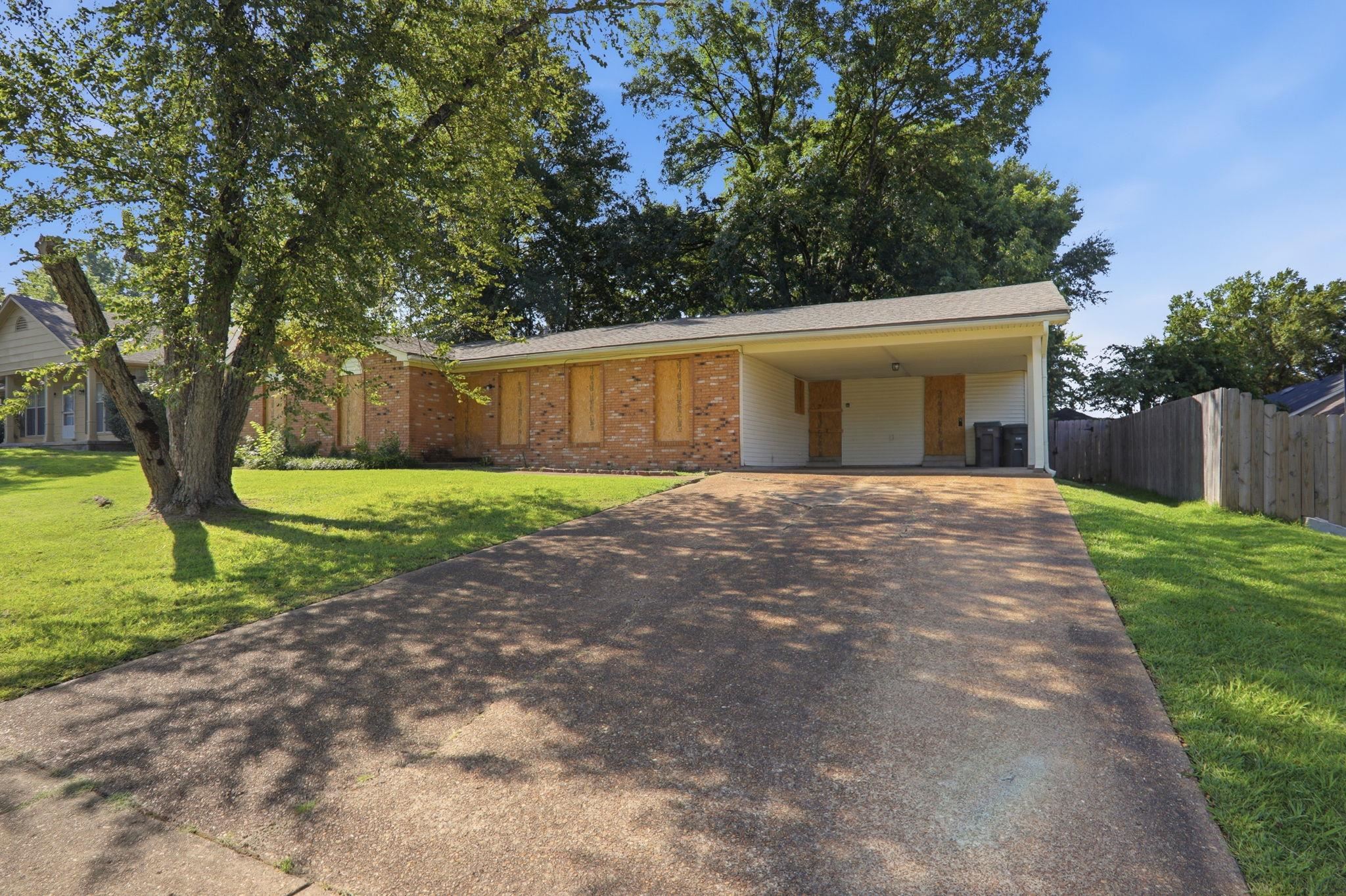 5697 Tulip Tree Dr — photo