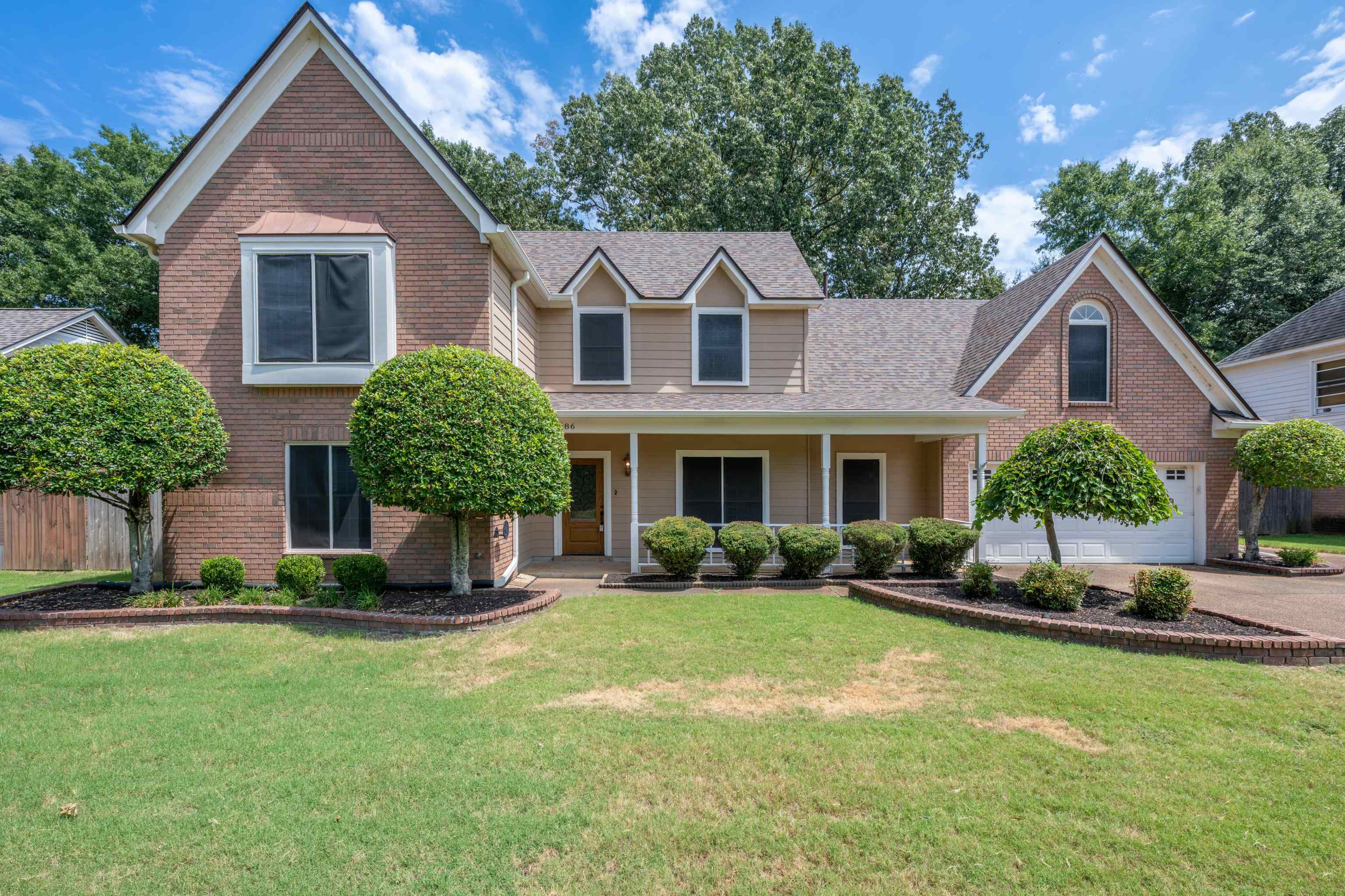 986 Heather Lake Dr — photo