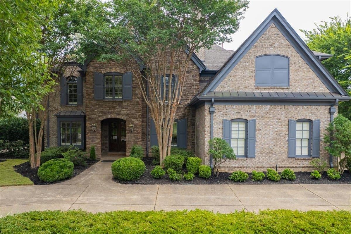3128 Devonshire Way — photo