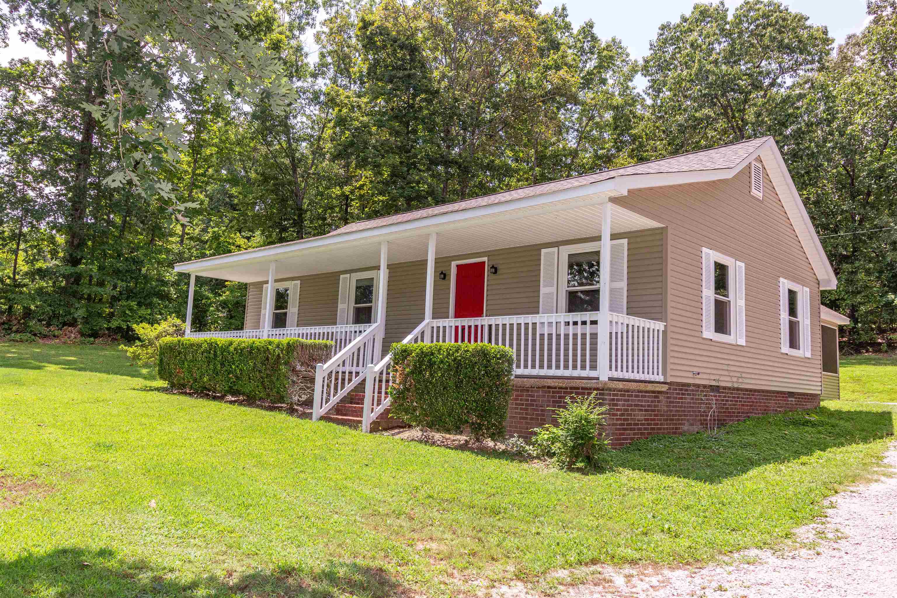 62 Debbie Cir — photo