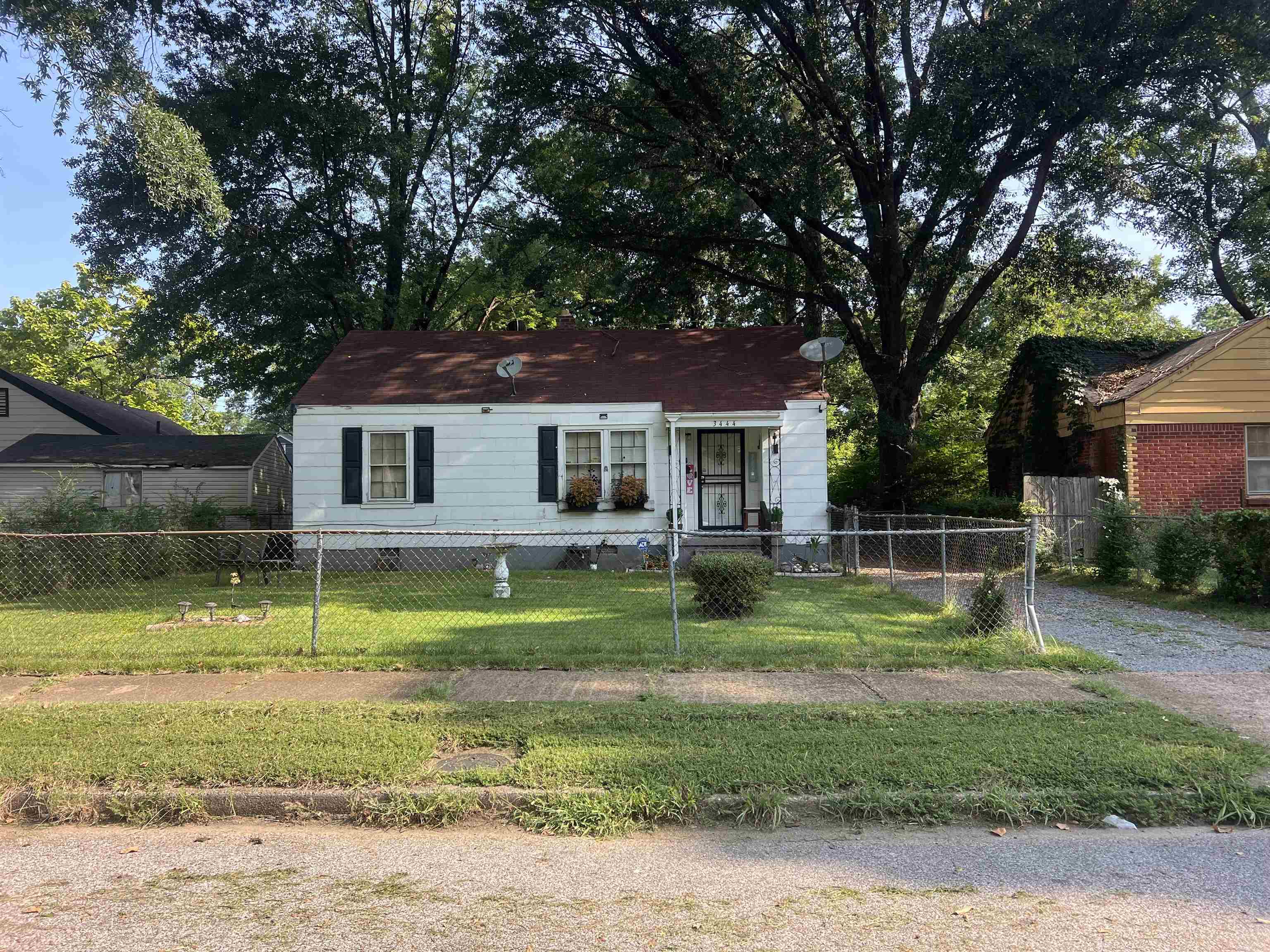 3444 Hester Ave — photo
