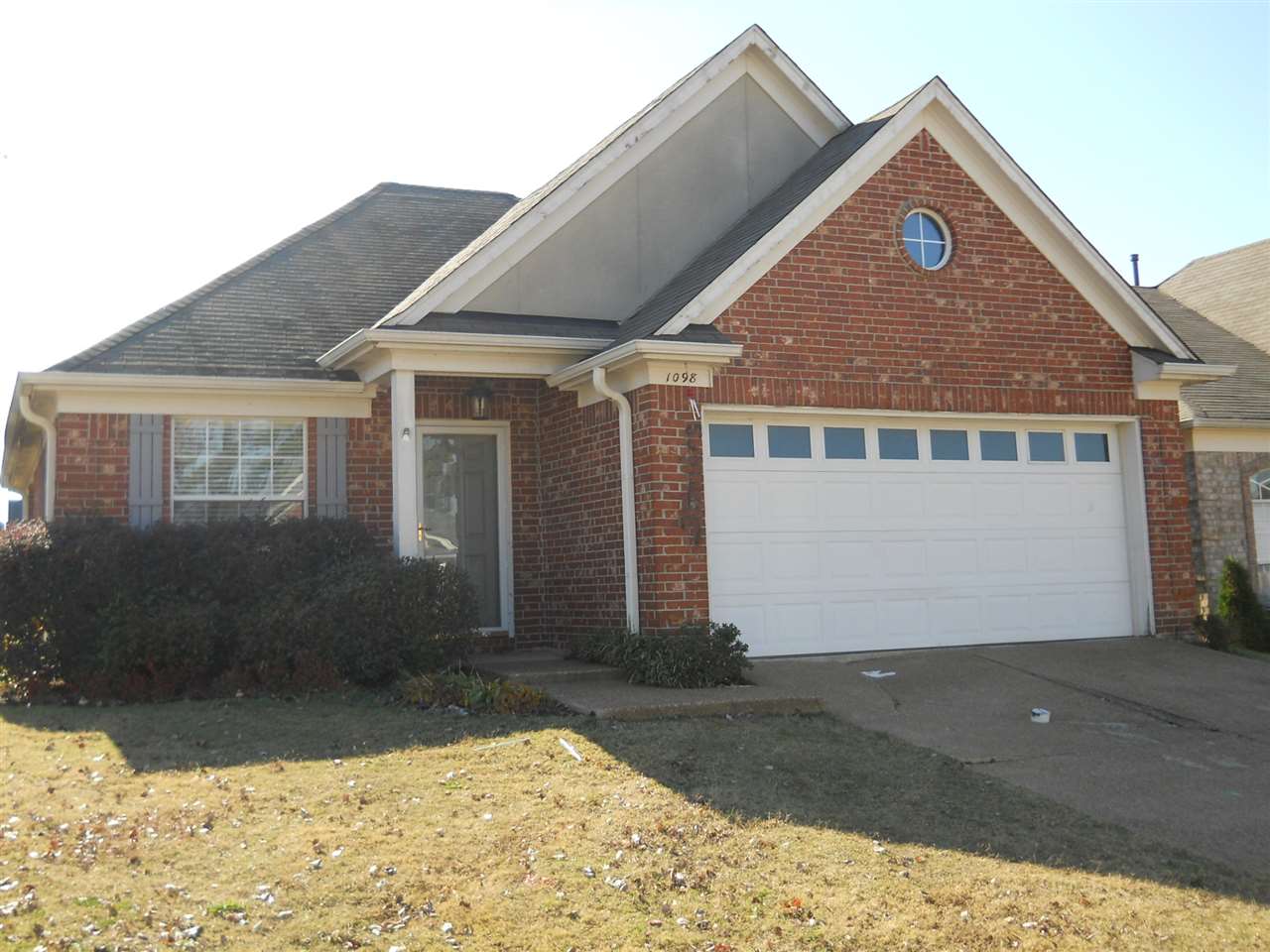 1098 Breezy Valley Dr — photo