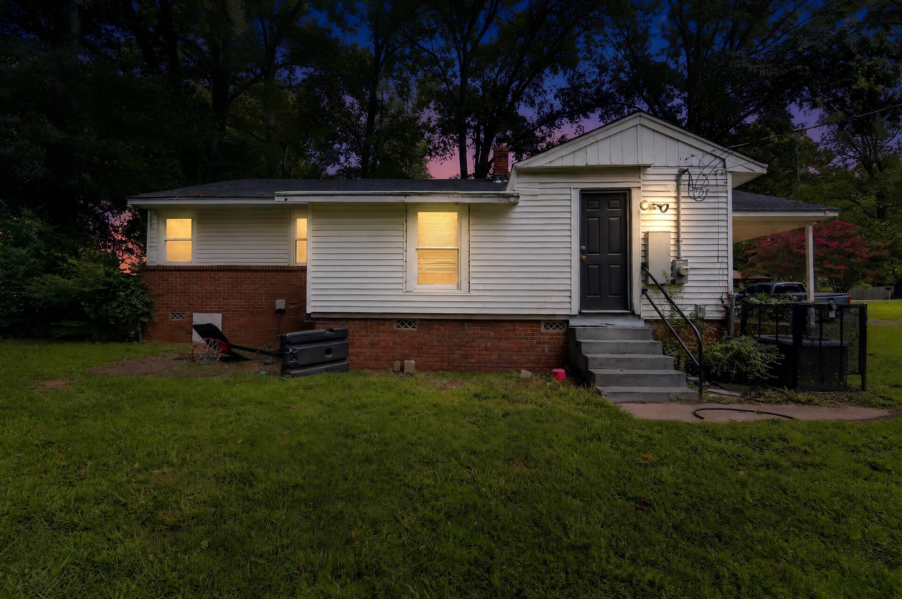 329 Sullivan Dr — photo