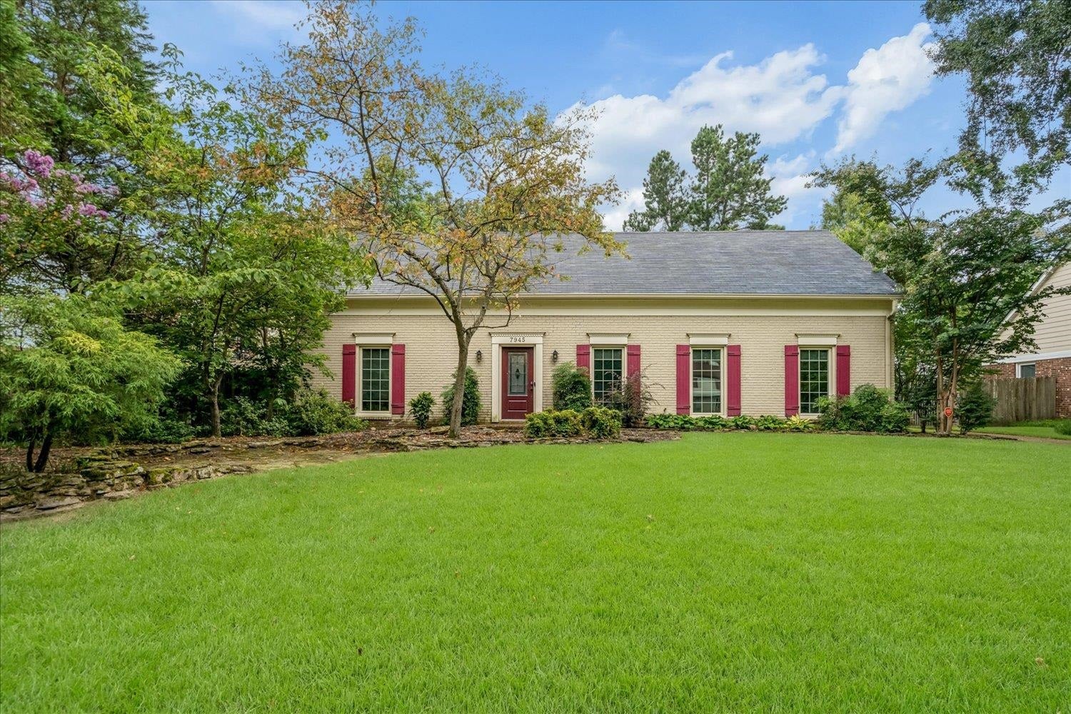 7945 Farmington Blvd — photo