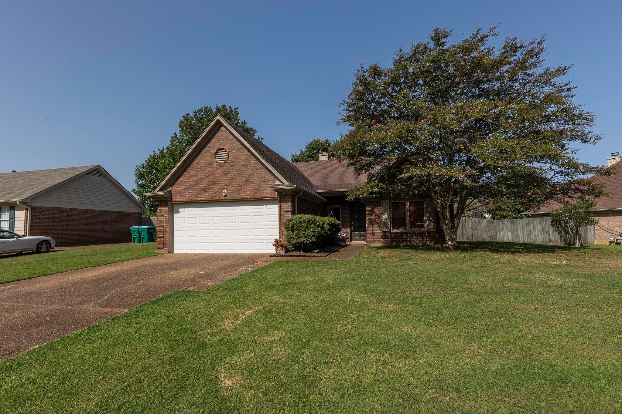 100 Village Dr — photo