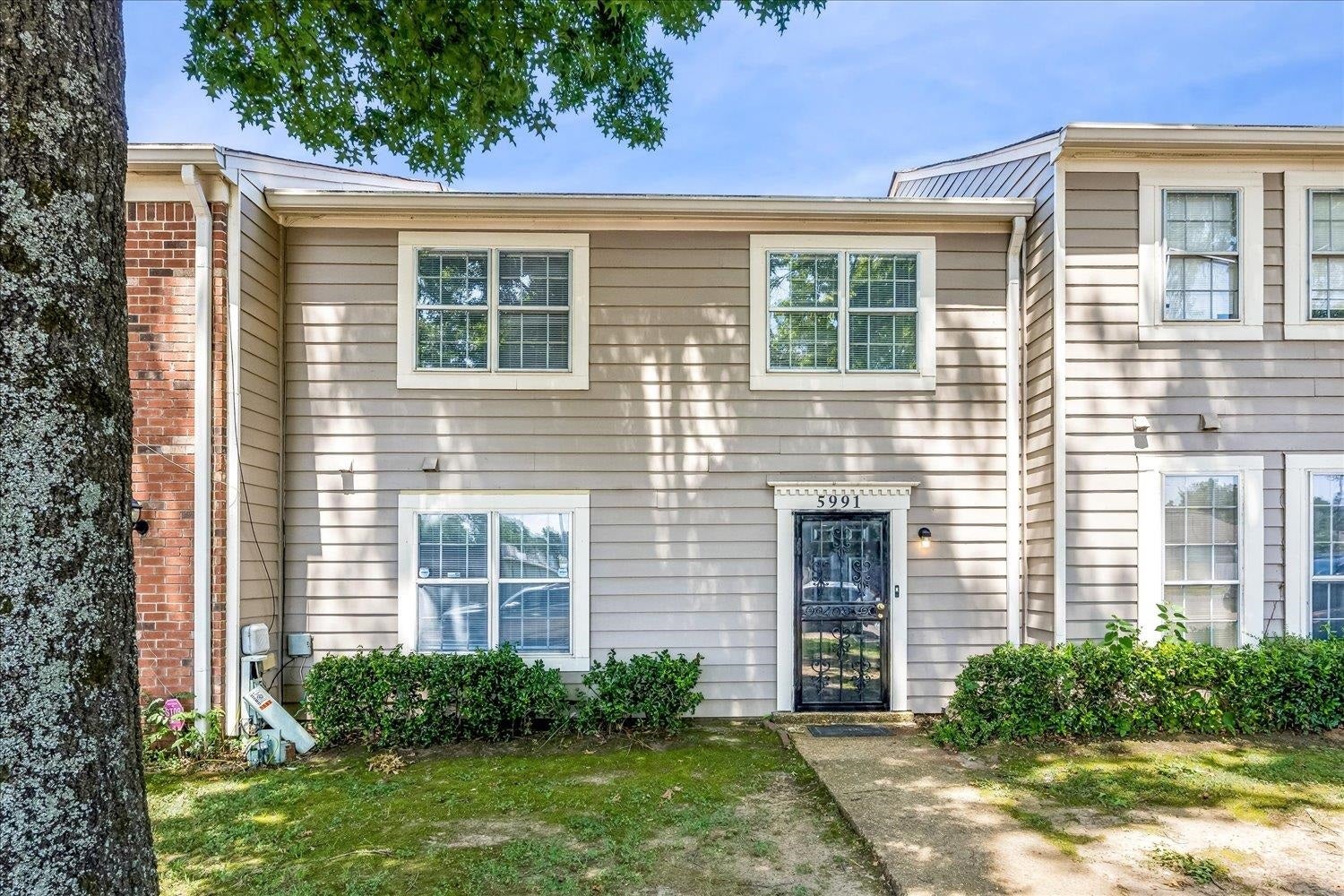 5991 Lofty Oak Rd 5991 — photo