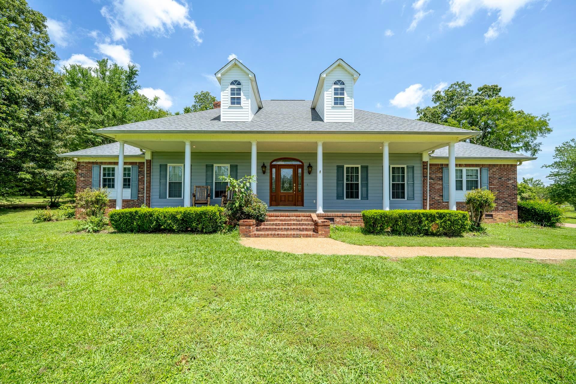 809 Twelve Oaks Dr — photo
