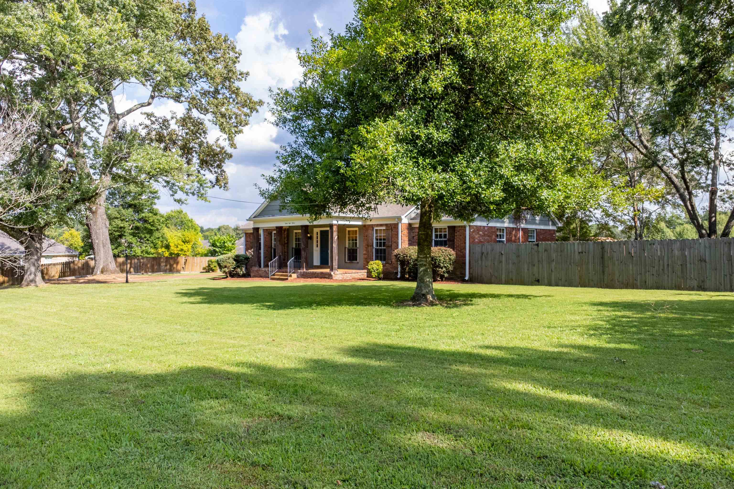 8815 Macon Rd — photo