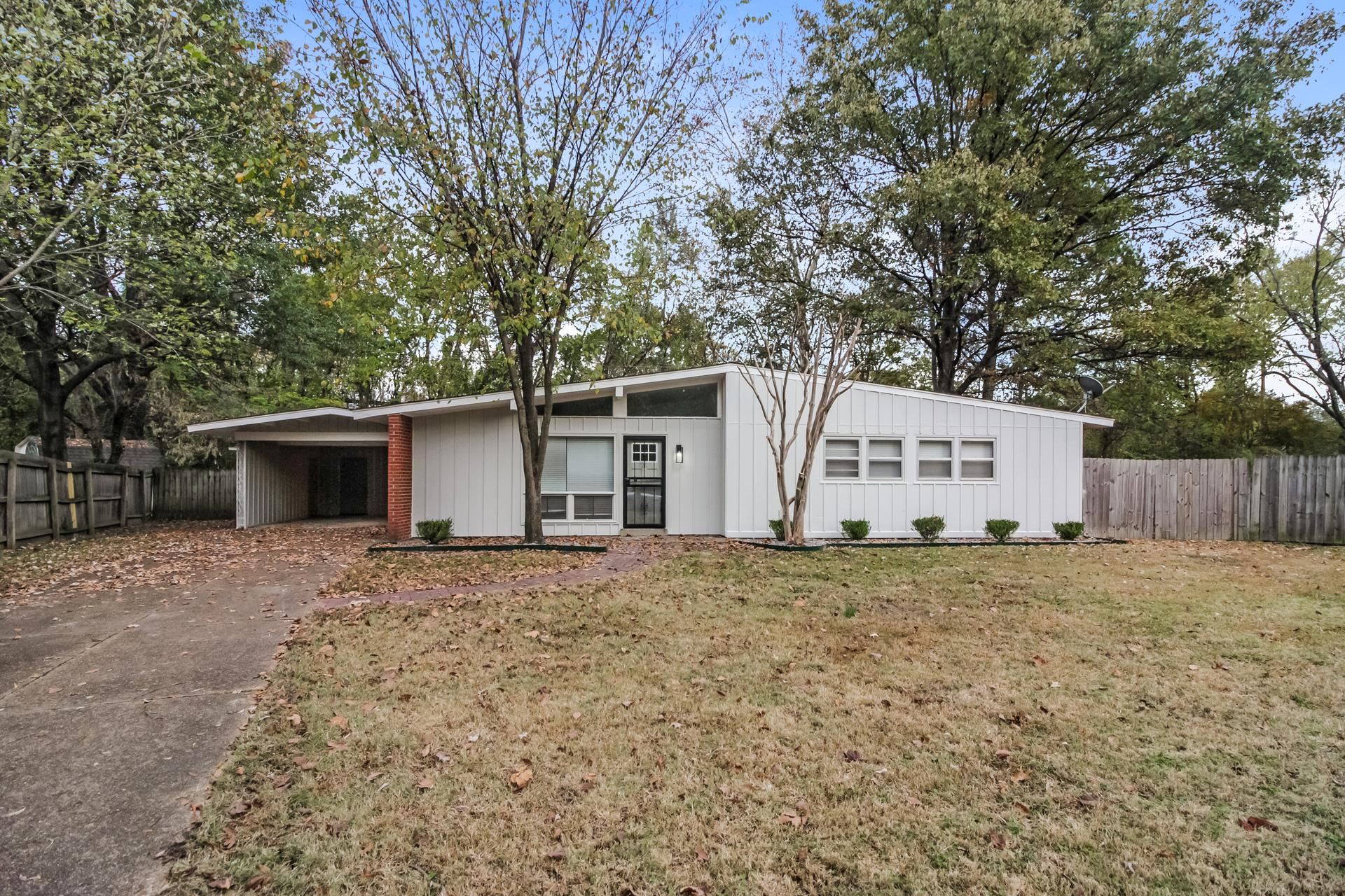 5194 Warfield CV — photo