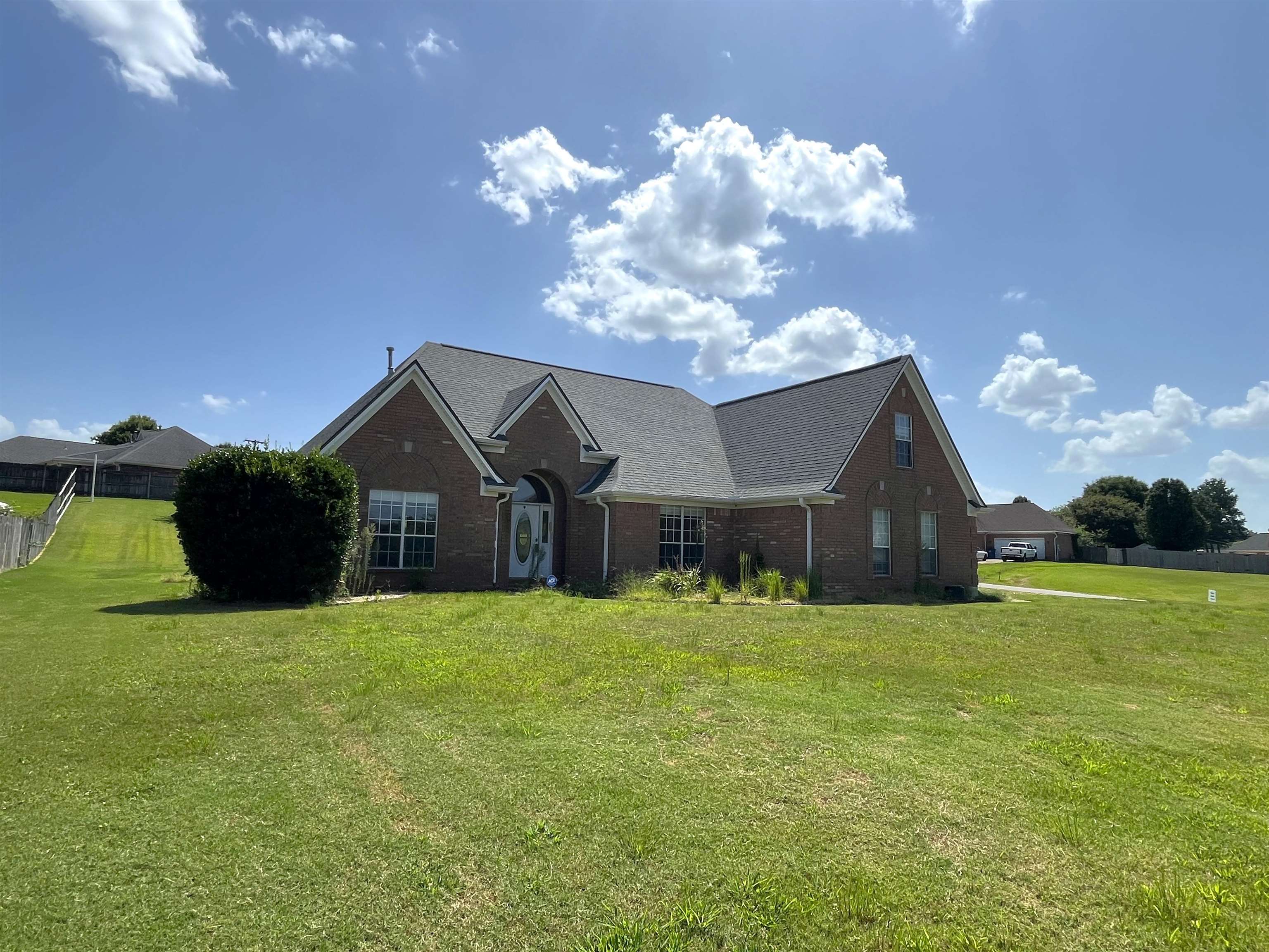 601 Duncan Dr — photo