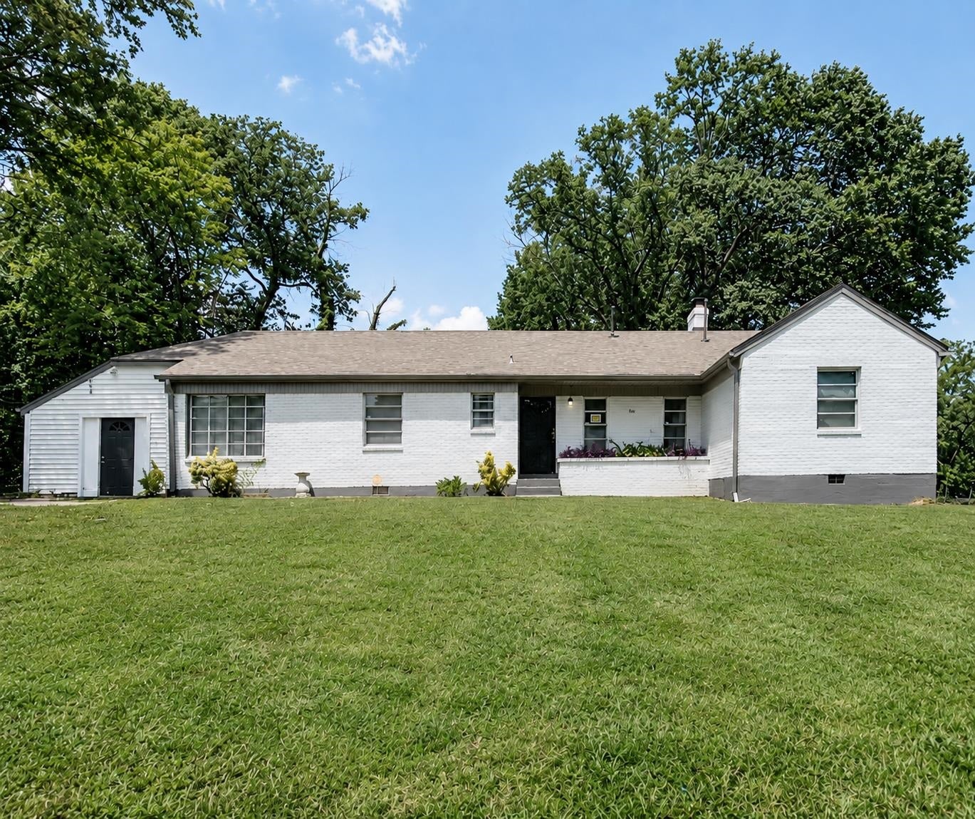 964 Winchester Rd — photo