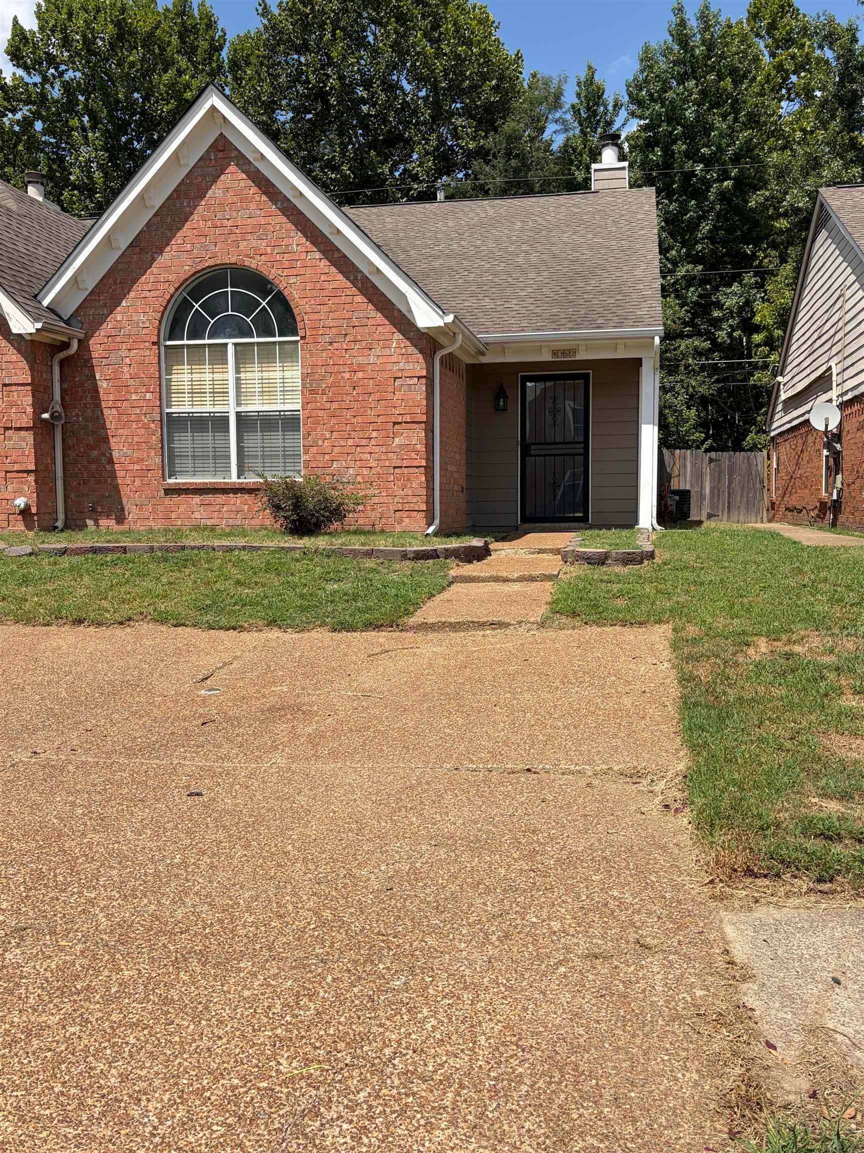 8362 Creek Front Dr — photo
