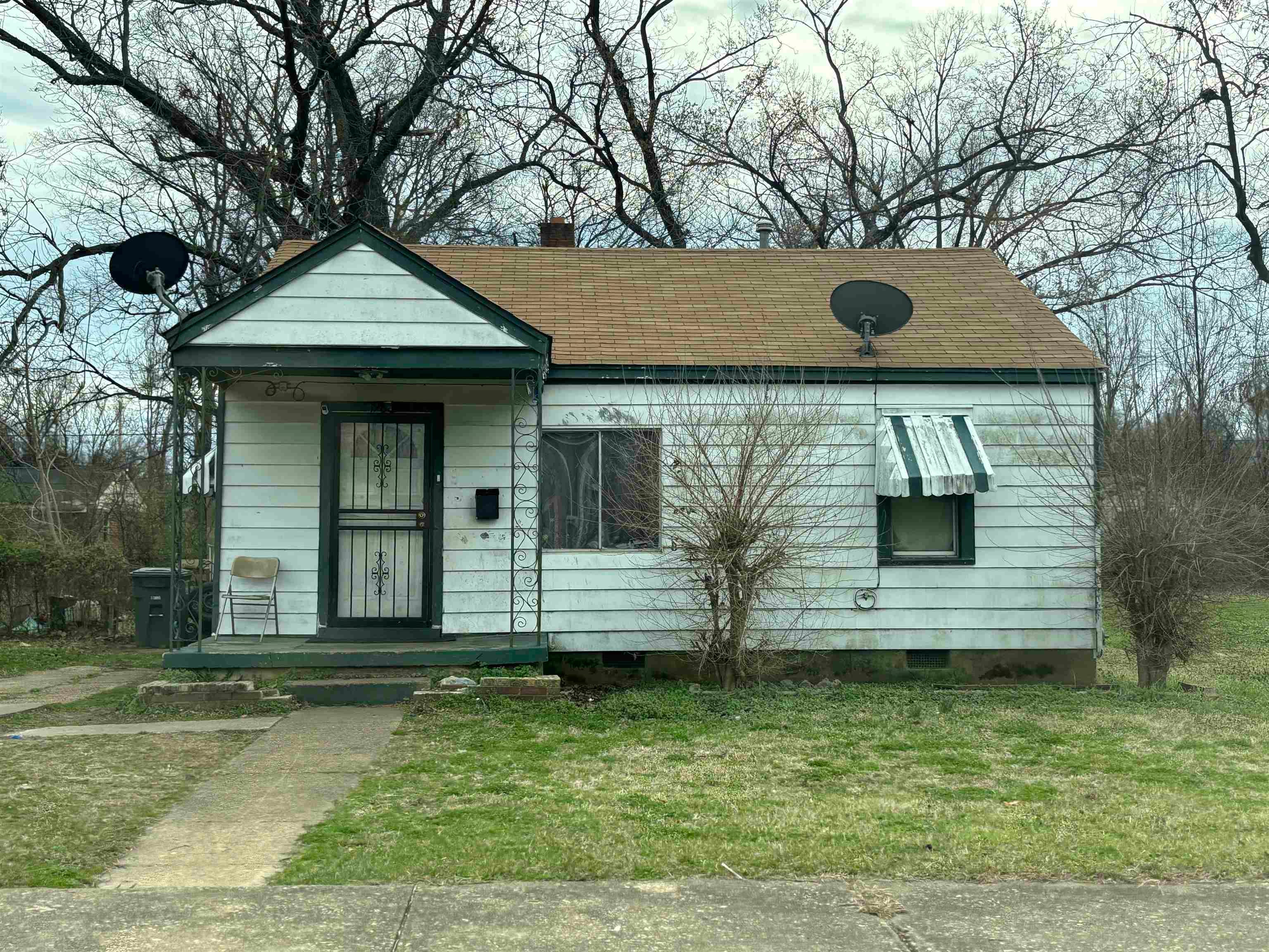 1983 Hubert Ave — photo