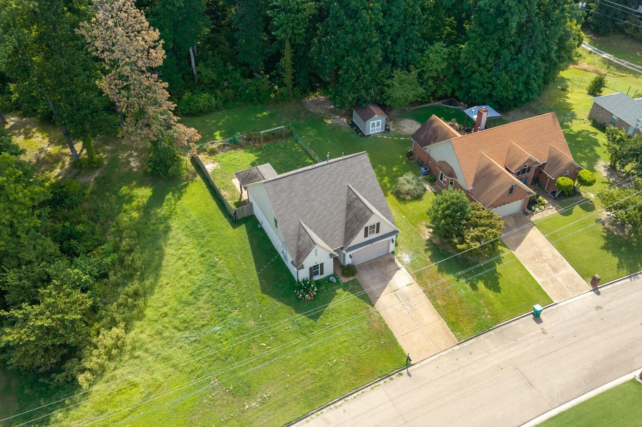 102 Aberdeen Dr — photo