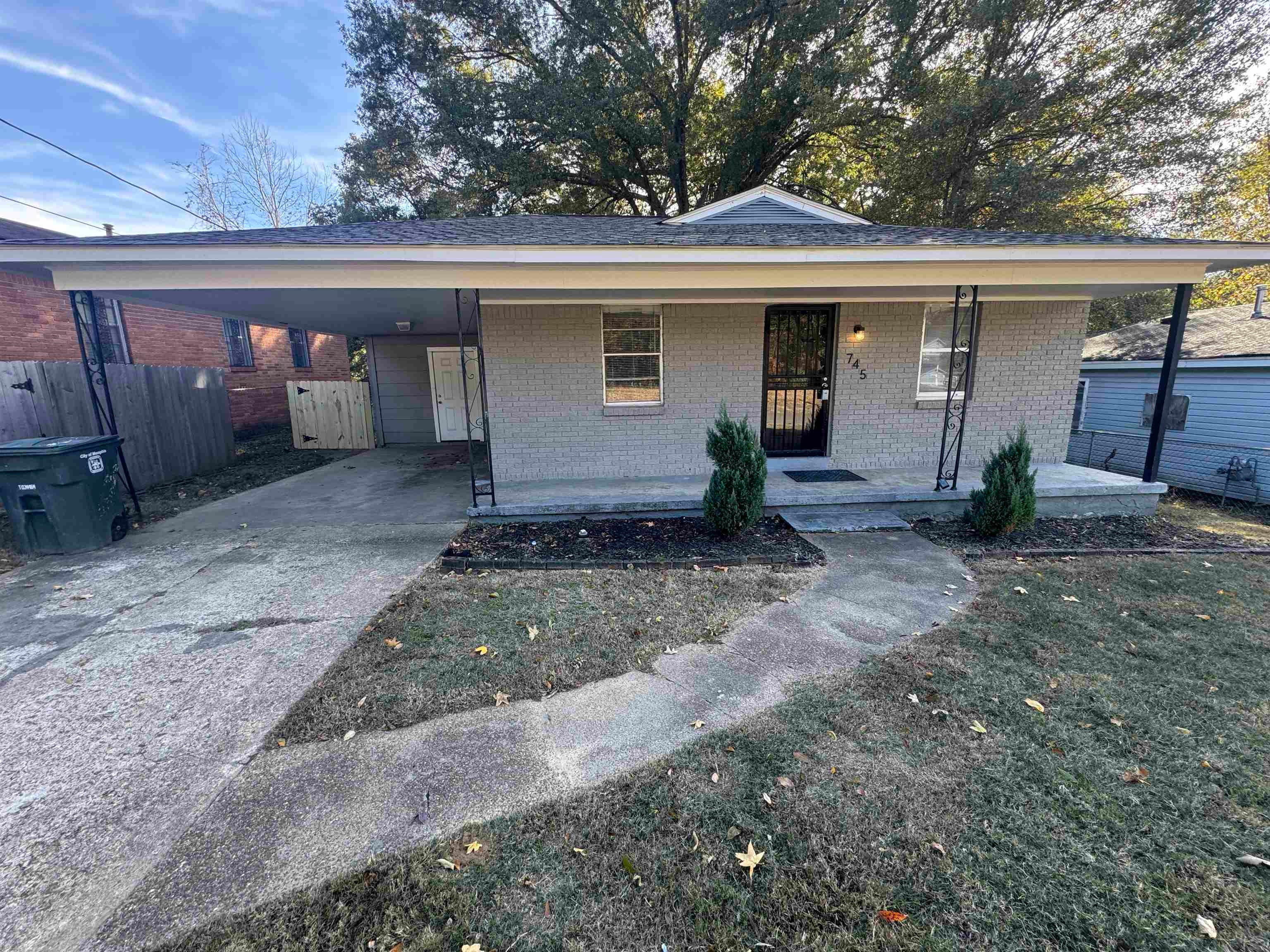 745 Harahan Rd — photo