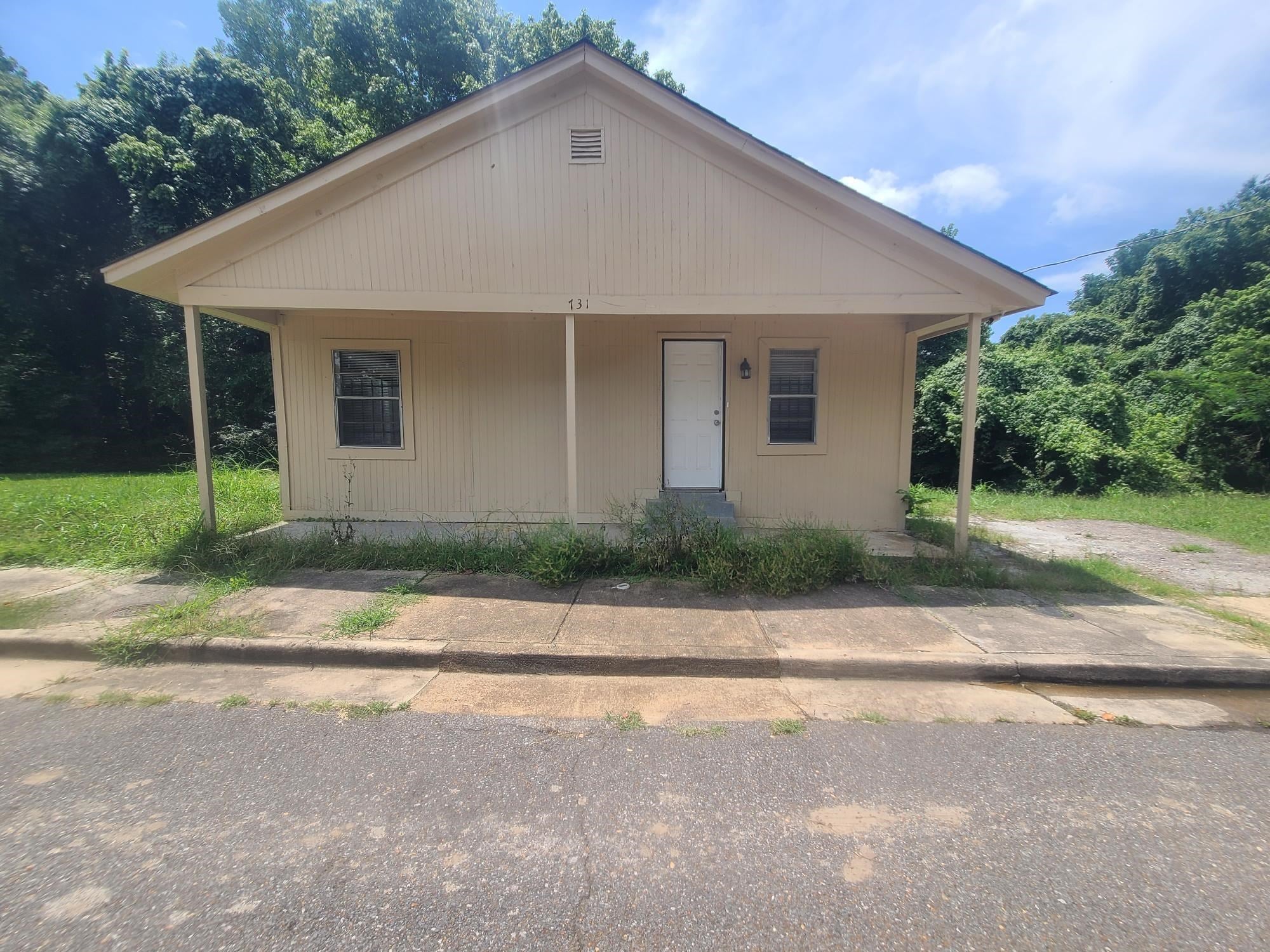 731 Flynn Rd — photo