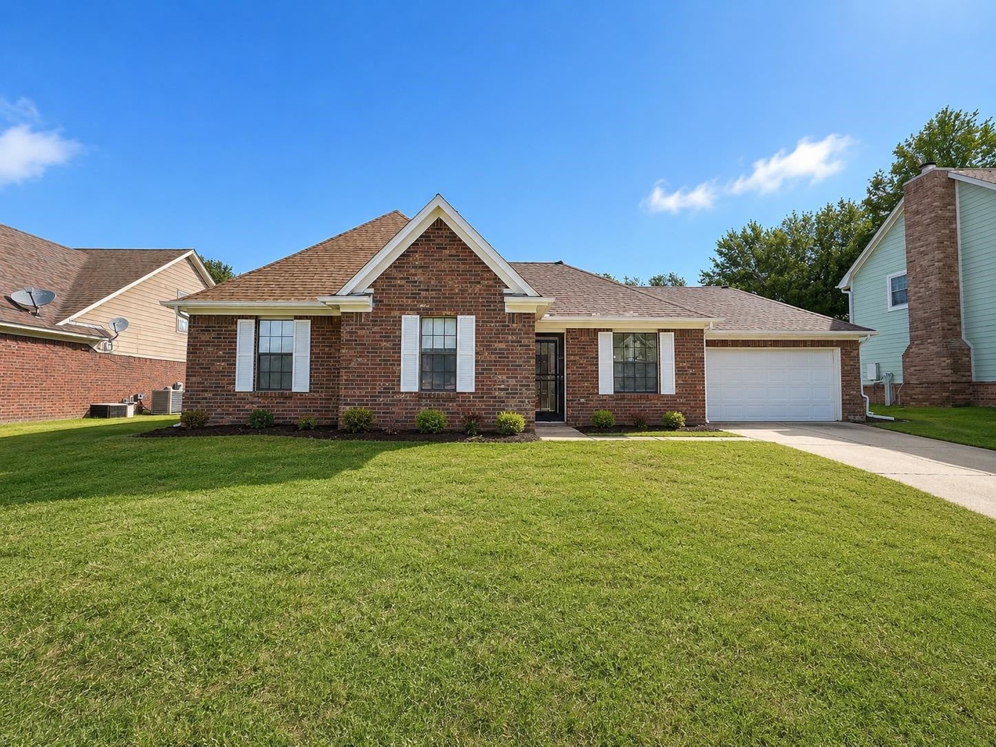 4566 Bassett Hall Dr — photo