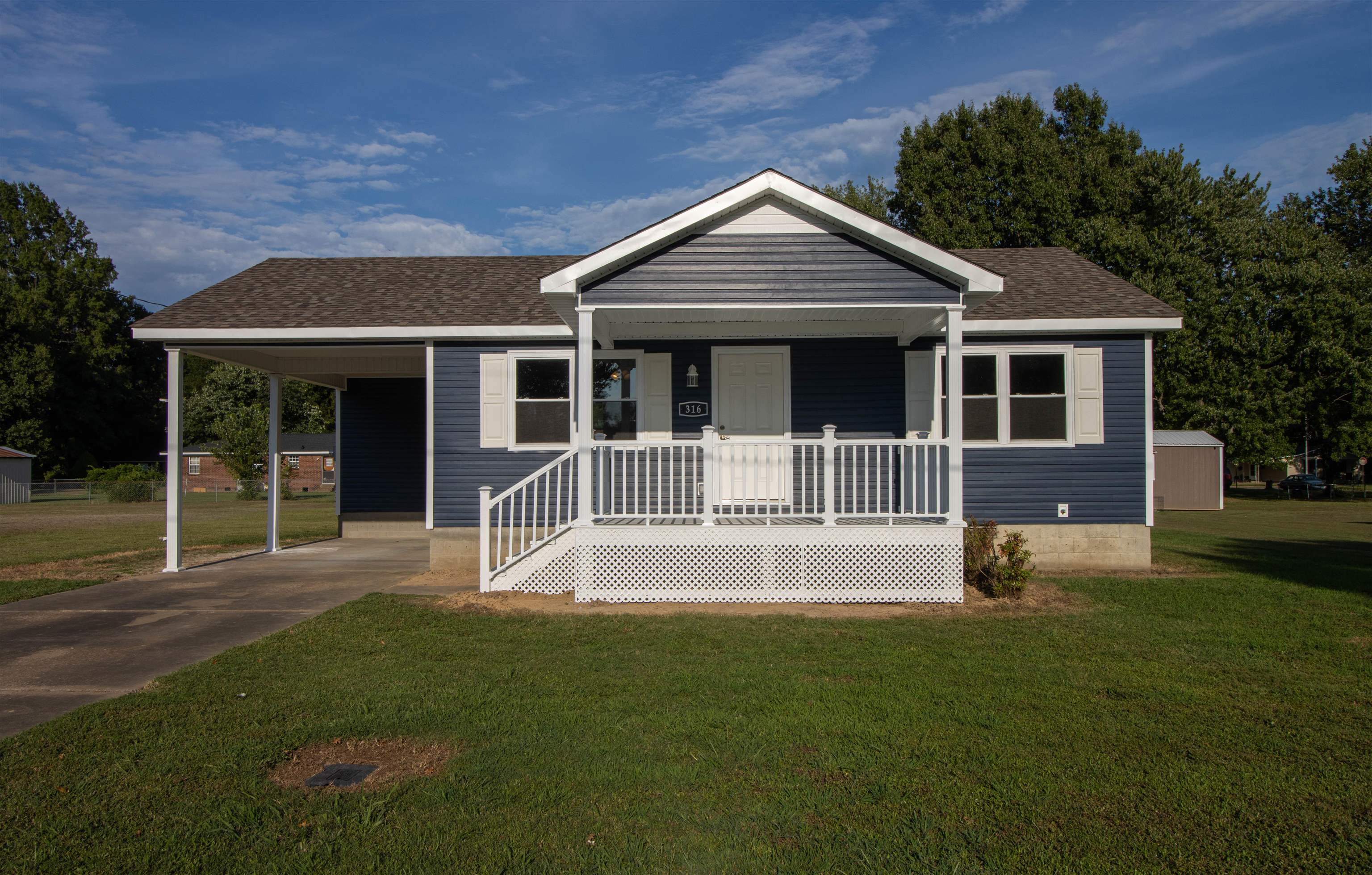 316 Robin Dr — photo