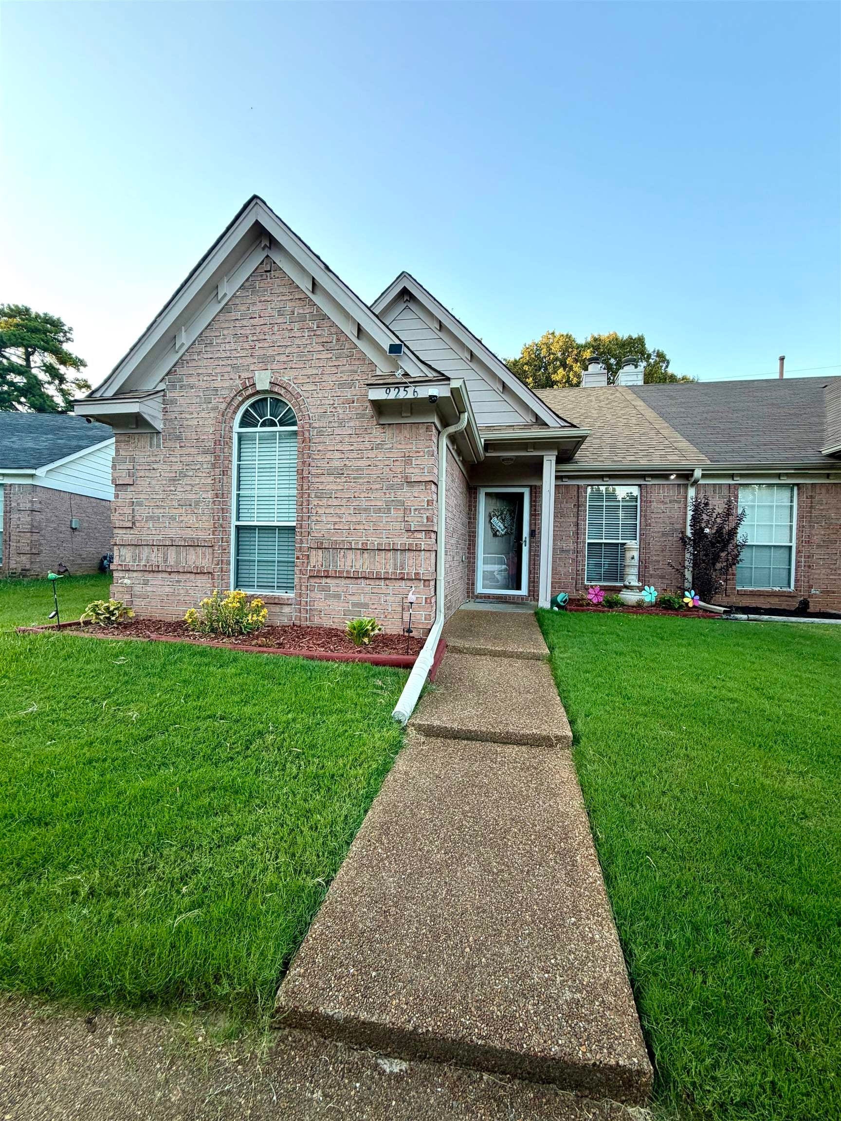 9256 Grove Manor Dr — photo