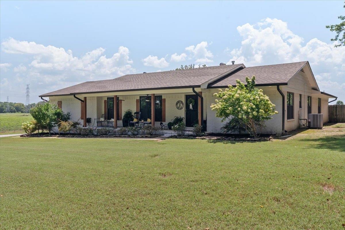 7591 E Kerrville-Rosemark Rd — photo